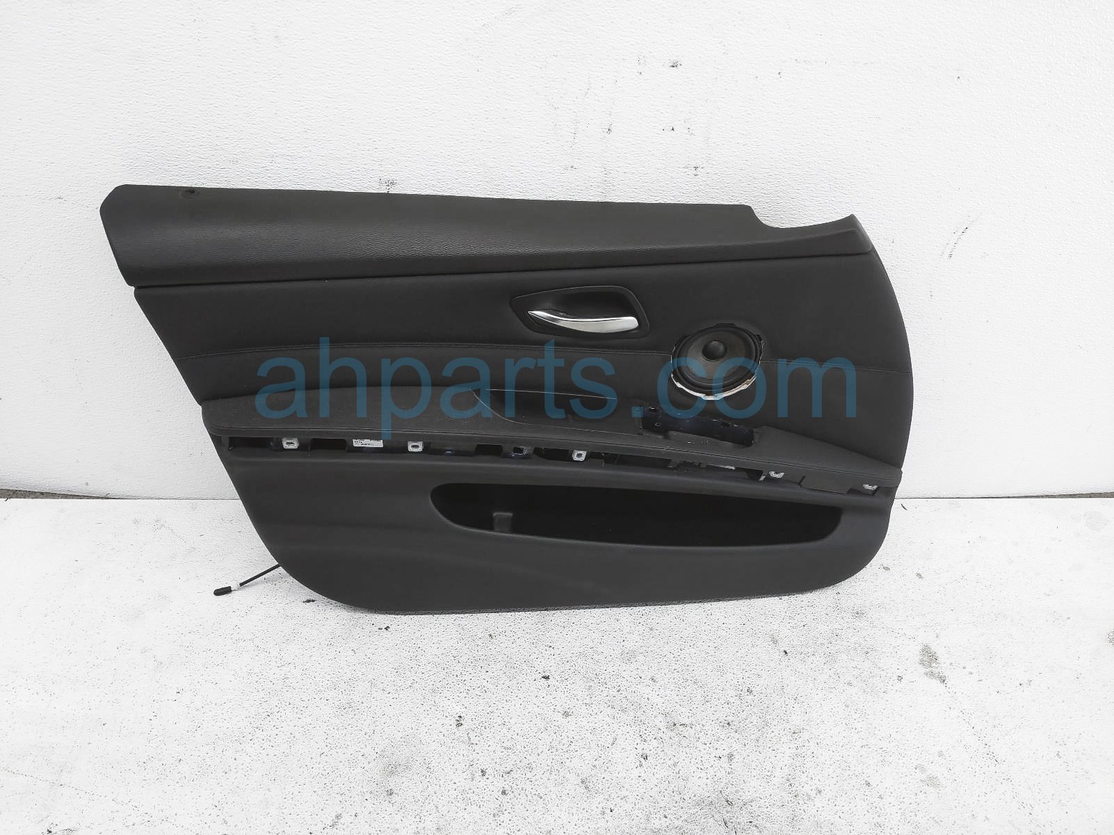 $100 BMW FR/LH INTERIOR DOOR PANEL - BLACK