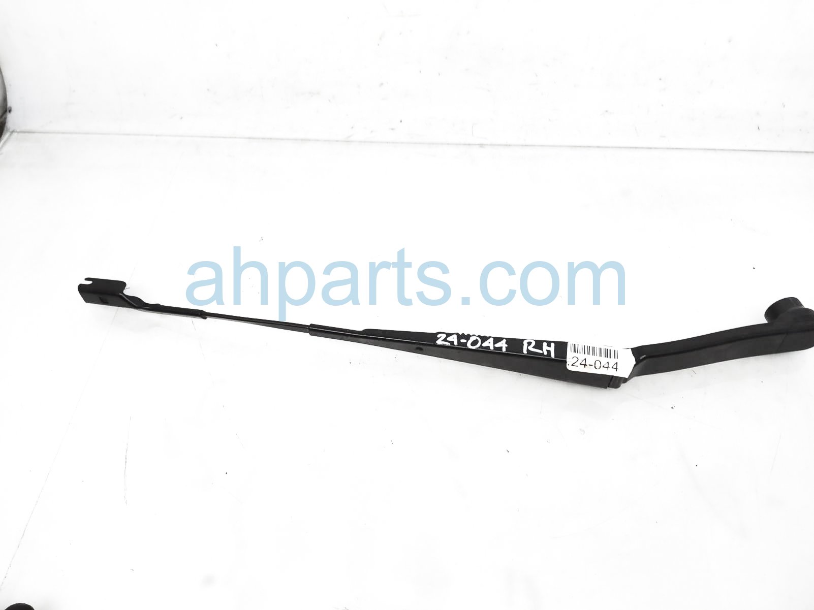 $25 Subaru RH WINDSHIELD WIPER AEM