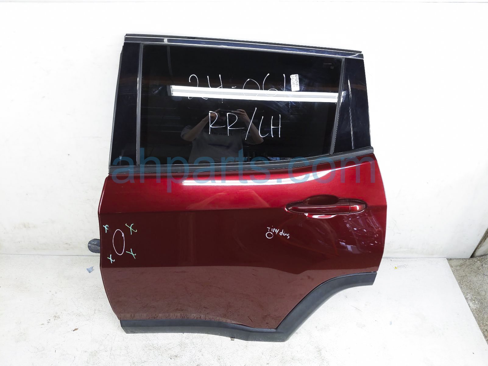 $550 Jeep RR/LH DOOR - RED - NO INSIDE TRIM* $550 Jeep RR/LH DOOR - RED - NO INSIDE TRIM*