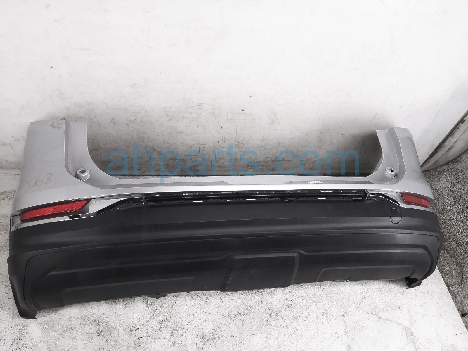 $500 GMC REAR BUMPER COVER - SILVER