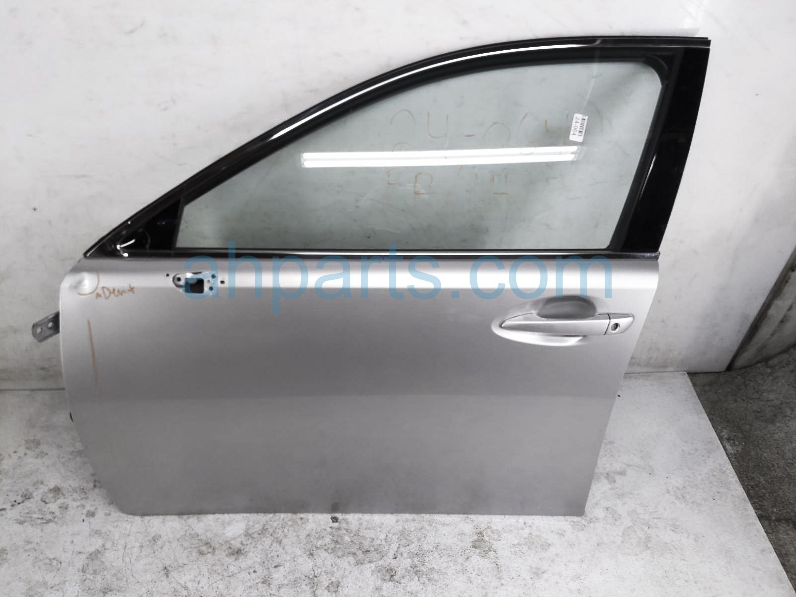 $725 Lexus FR/LH DOOR - SILVER -NO MIRROR/TRIM* $725 Lexus FR/LH DOOR - SILVER -NO MIRROR/TRIM*