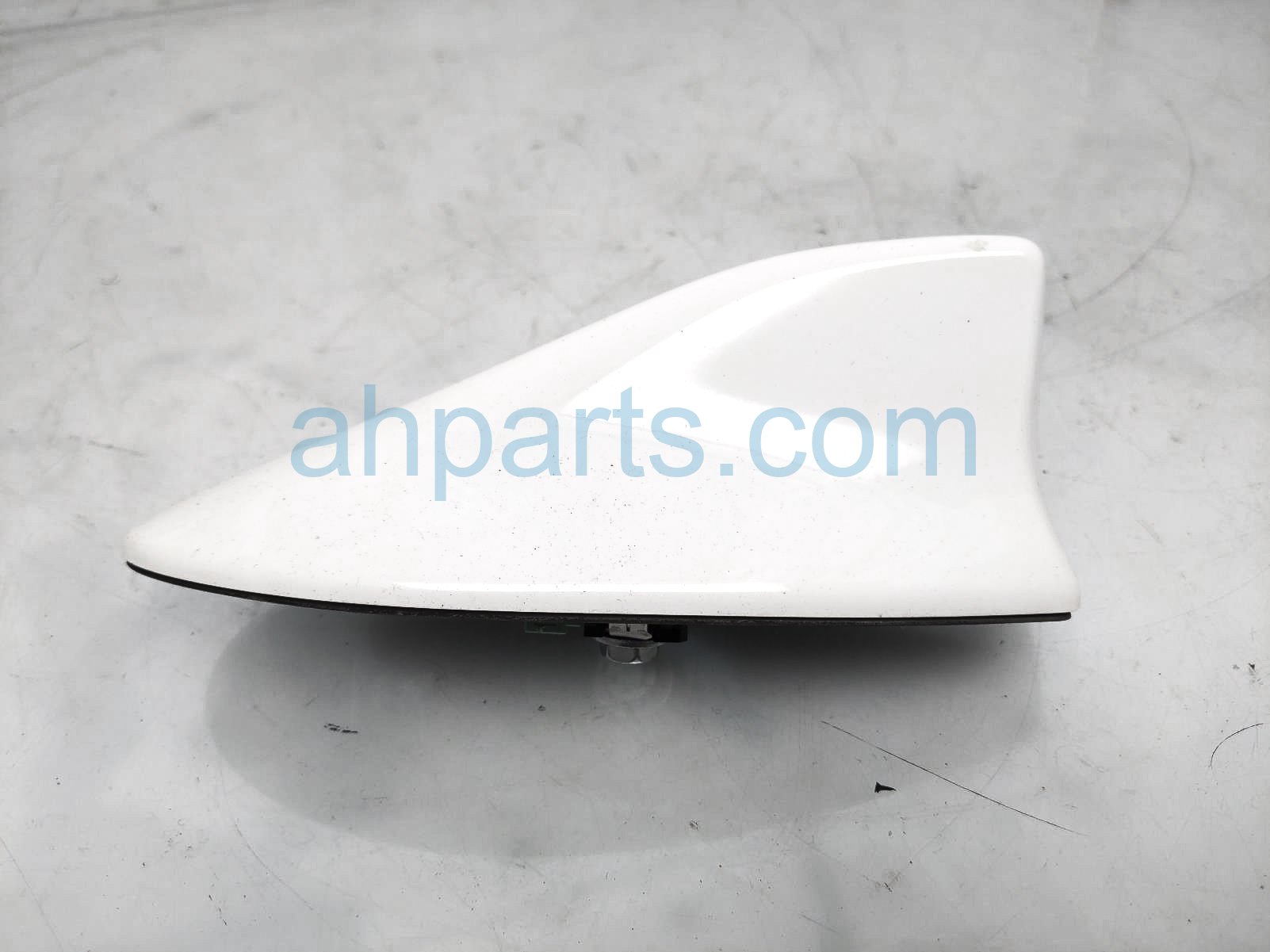 $95 Toyota ROOF ANTENNA ASSY - WHITE $95 Toyota ROOF ANTENNA ASSY - WHITE
