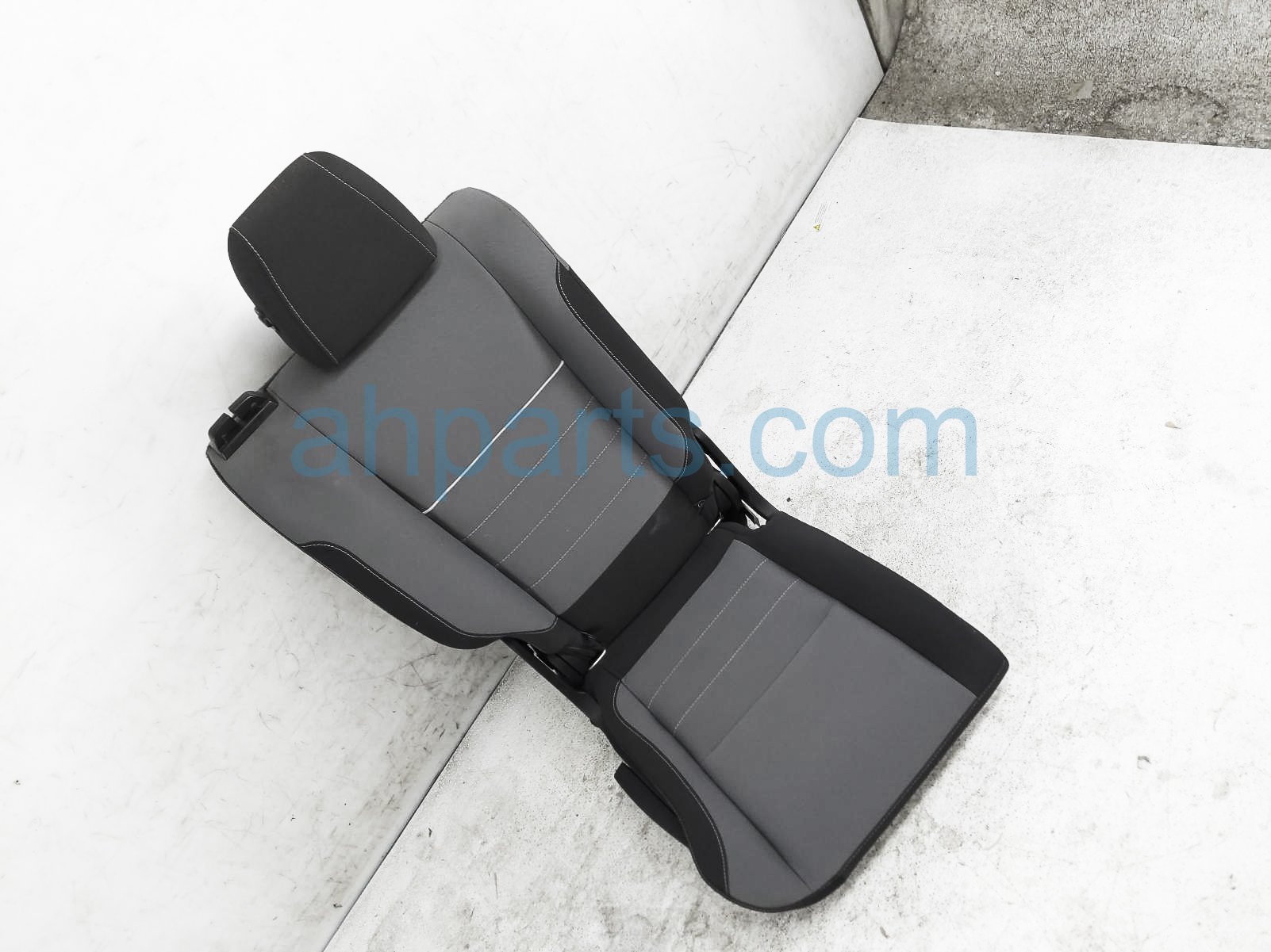 $99 Ford 2ND ROW RH SEAT - GREY CLTH $99 Ford 2ND ROW RH SEAT - GREY CLTH