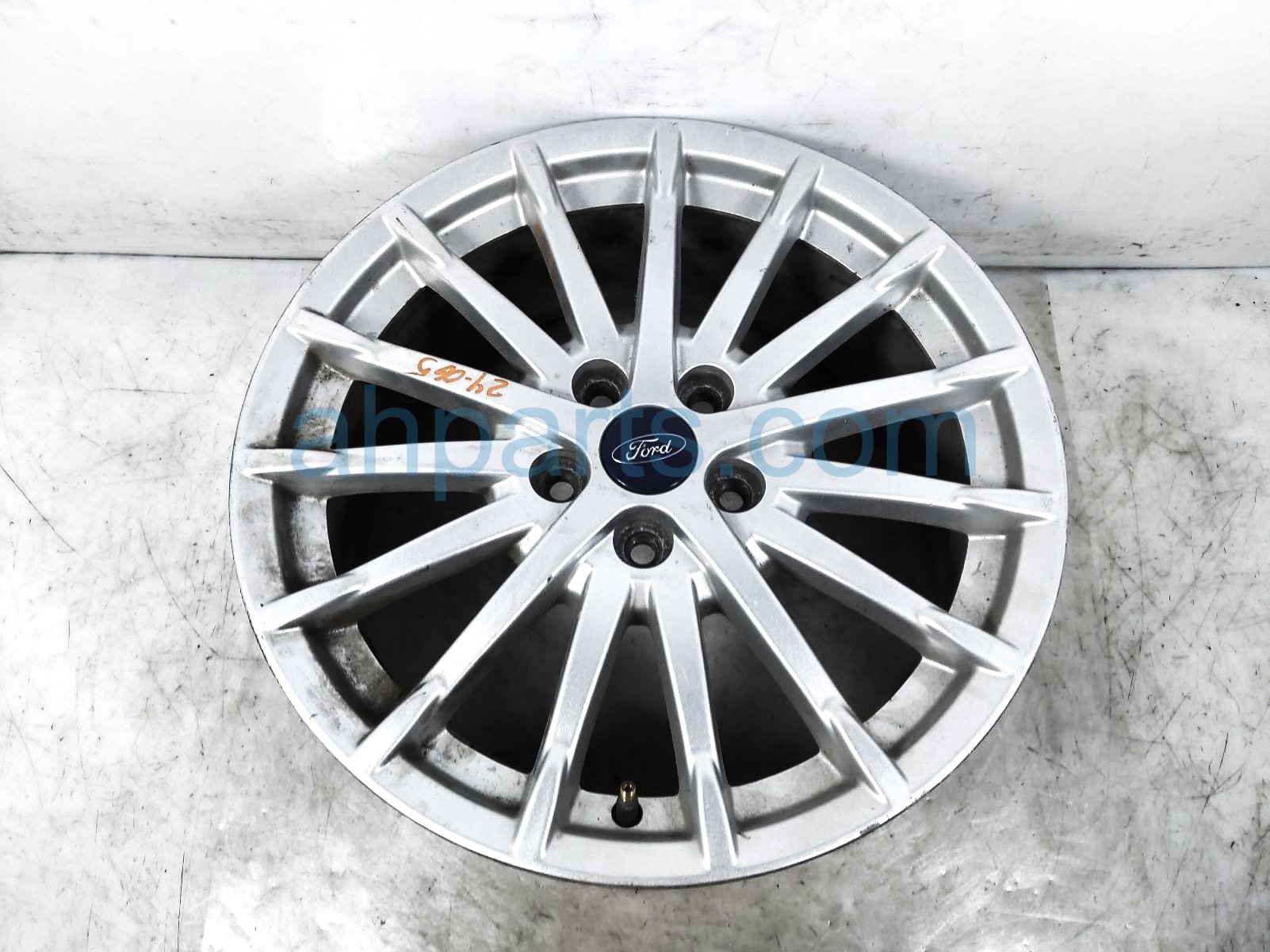 $75 Ford FR/LH WHEEL / RIM - LIGHT SCUFFS $75 Ford FR/LH WHEEL / RIM - LIGHT SCUFFS