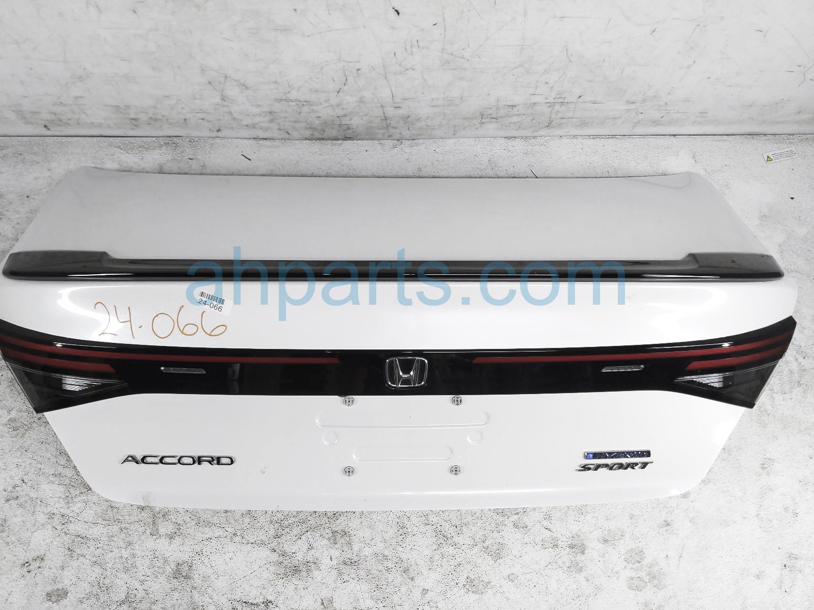 $1250 Honda TRUNK / DECKLID - WHITE