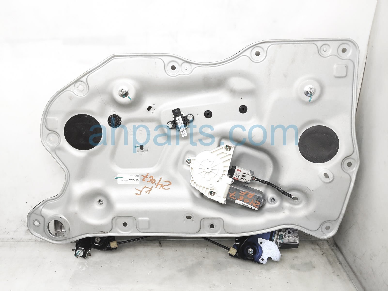 $150 Nissan FR/RH WINDOW REGULATOR W/MOTOR ASSY $150 Nissan FR/RH WINDOW REGULATOR W/MOTOR ASSY