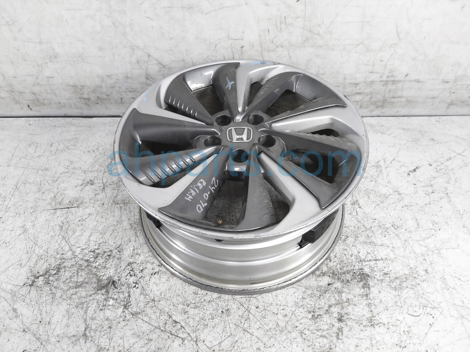 Sold 2020 Honda Clarity Rear Passenger Wheel / Rim 42800 TRT N90 Replacement Sold 2020 Honda Clarity Rear Passenger Wheel / Rim 42800 TRT N90 Replacement thumbnail