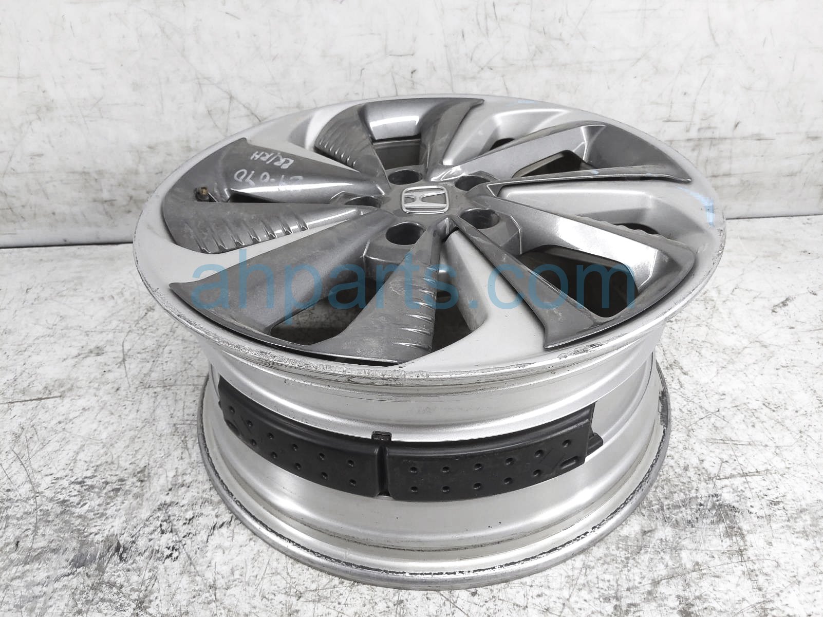 Sold 2020 Honda Clarity Rear Passenger Wheel / Rim 42800 TRT N90 Replacement Sold 2020 Honda Clarity Rear Passenger Wheel / Rim 42800 TRT N90 Replacement thumbnail