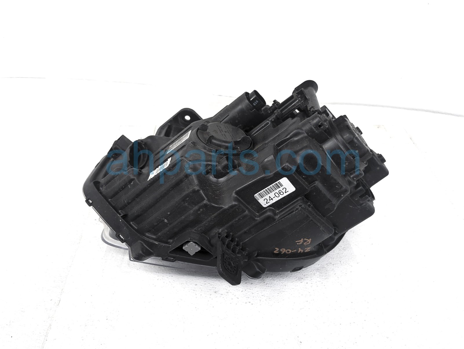 thumbnail image 2 of Pair Of Front Headlight Assemblies For 2020-2024 Hyundai Venue - Driver & Passenger Side 2 of 6