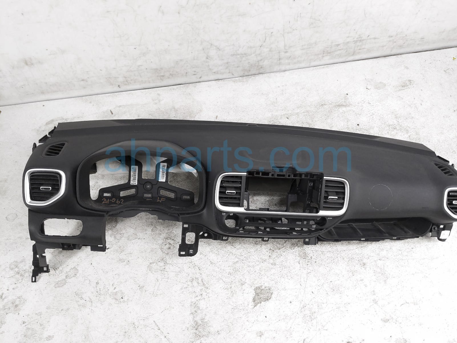 $600 Hyundai DASHBOARD W/ AIRBAG $600 Hyundai DASHBOARD W/ AIRBAG