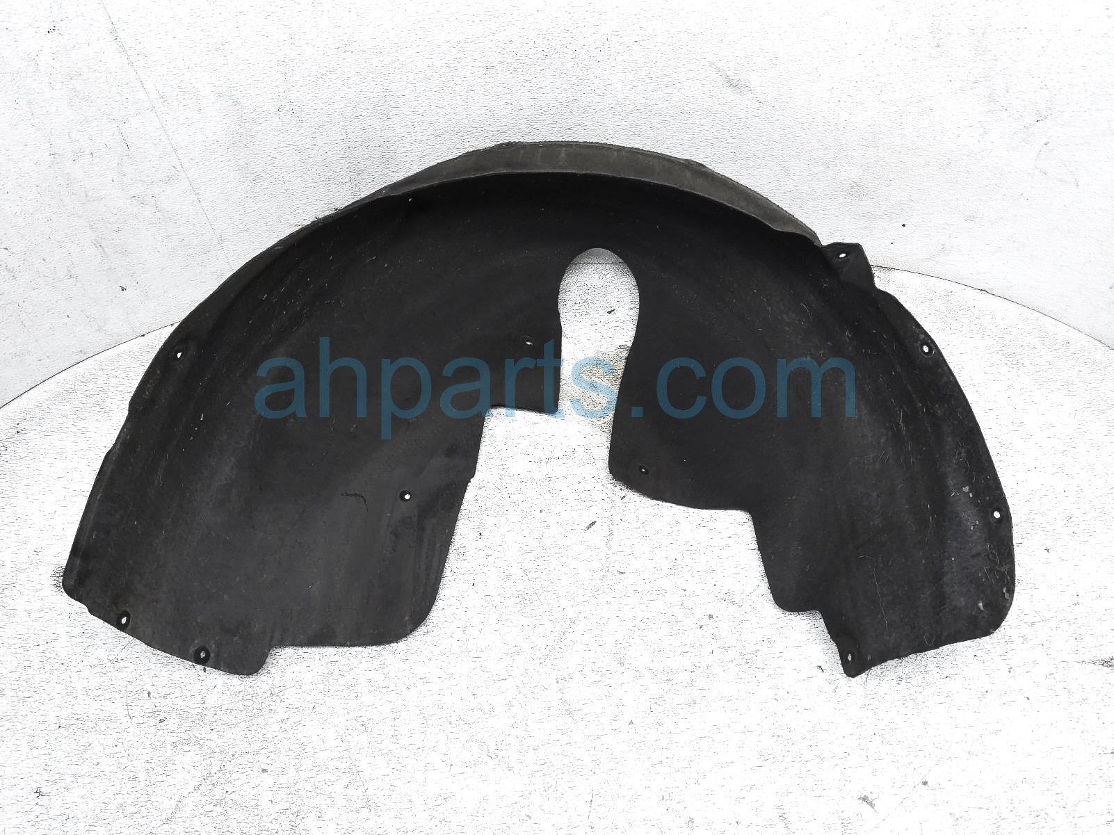 $30 BMW RR/LH INNER FENDER LINER