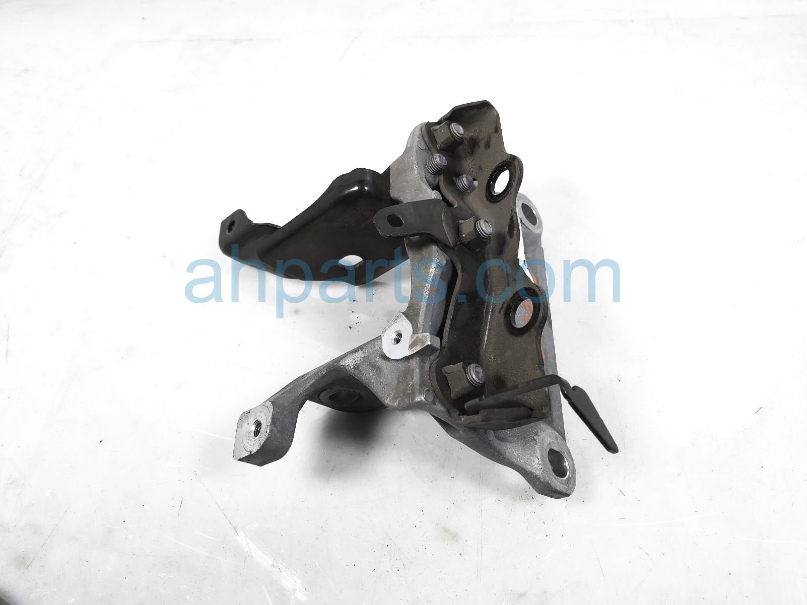 $35 Toyota LH ENGINE MOUNT BRACKET - 2.5L FWD $35 Toyota LH ENGINE MOUNT BRACKET - 2.5L FWD