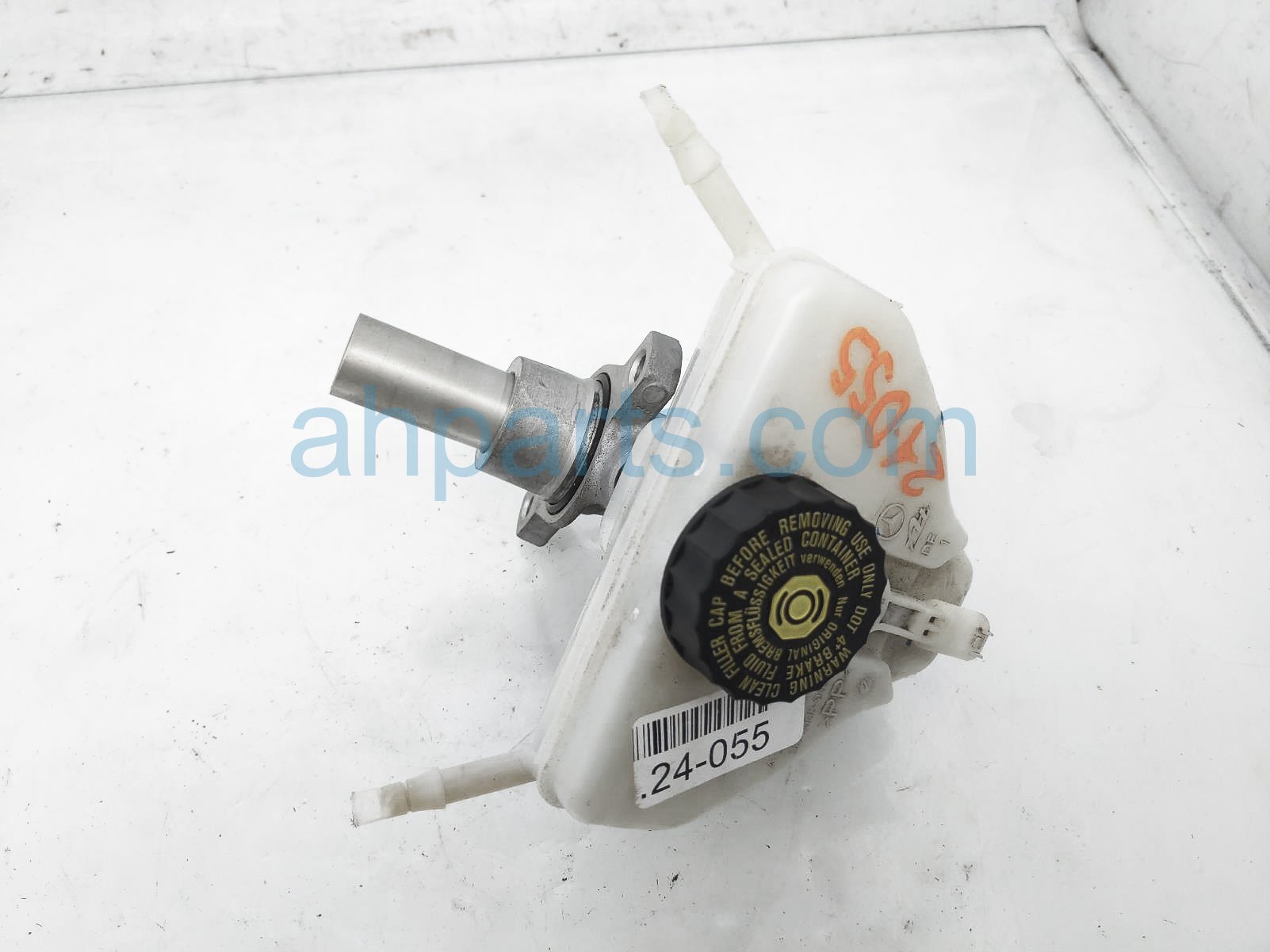 $70 Mercedes BRAKE MASTER CYLINDER W/RESERVOIR $70 Mercedes BRAKE MASTER CYLINDER W/RESERVOIR