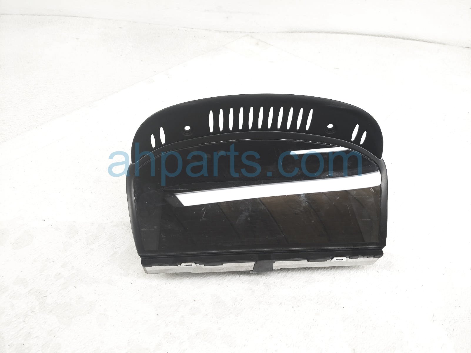 $89 BMW UPPER DISPLAY SCREEN - 8 $89 BMW UPPER DISPLAY SCREEN - 8