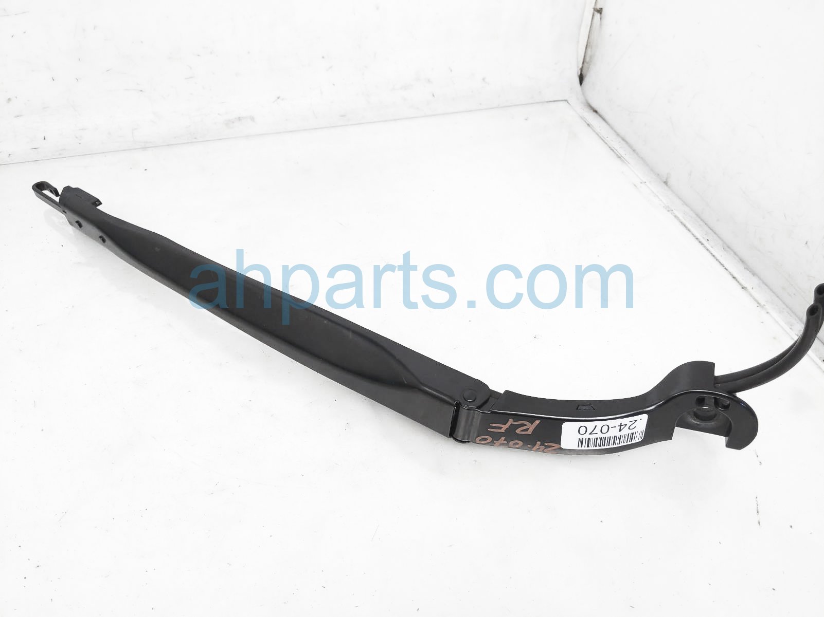 $149 Honda RH WINDSHIELD WIPER ARM $149 Honda RH WINDSHIELD WIPER ARM