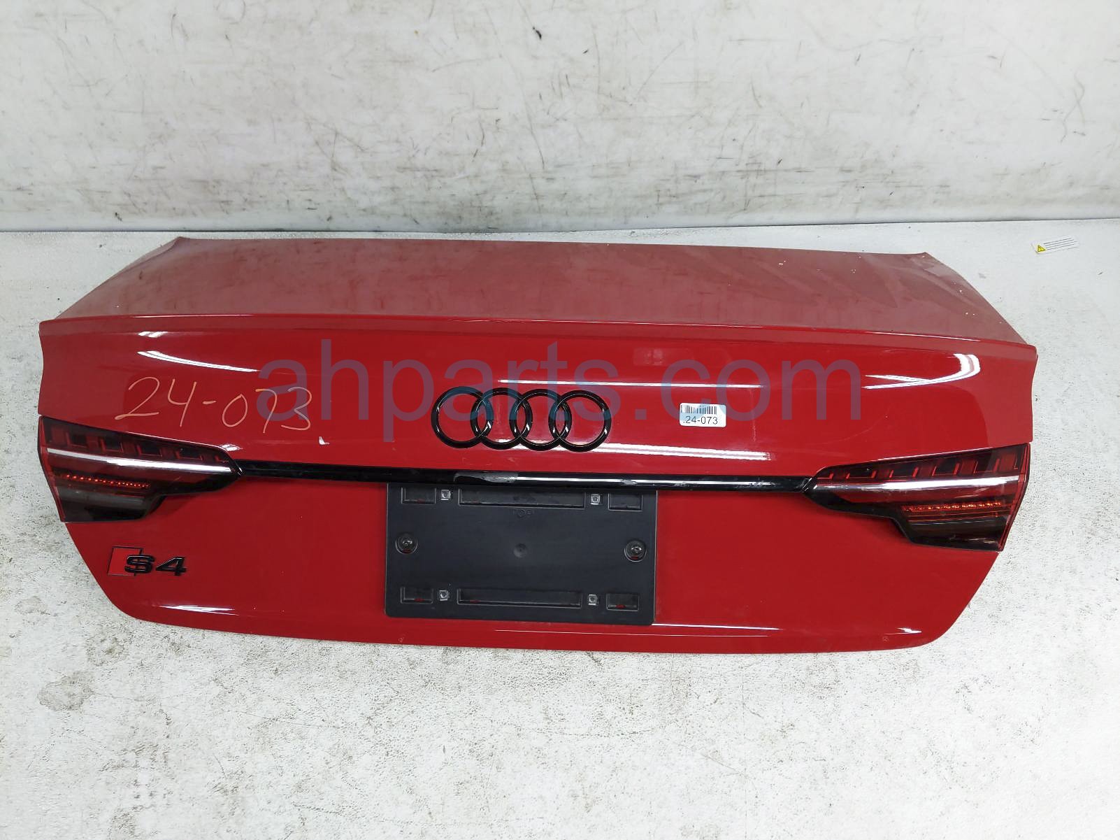 $2500 Audi TRUNK / DECKLID - RED - LY3U $2500 Audi TRUNK / DECKLID - RED - LY3U