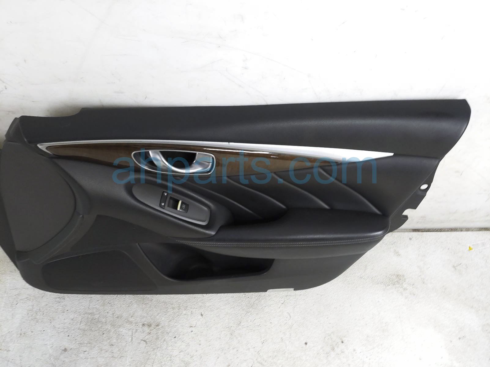 $75 Infiniti FR/RH INTERIOR DOOR PANEL - BLACK S $75 Infiniti FR/RH INTERIOR DOOR PANEL - BLACK S