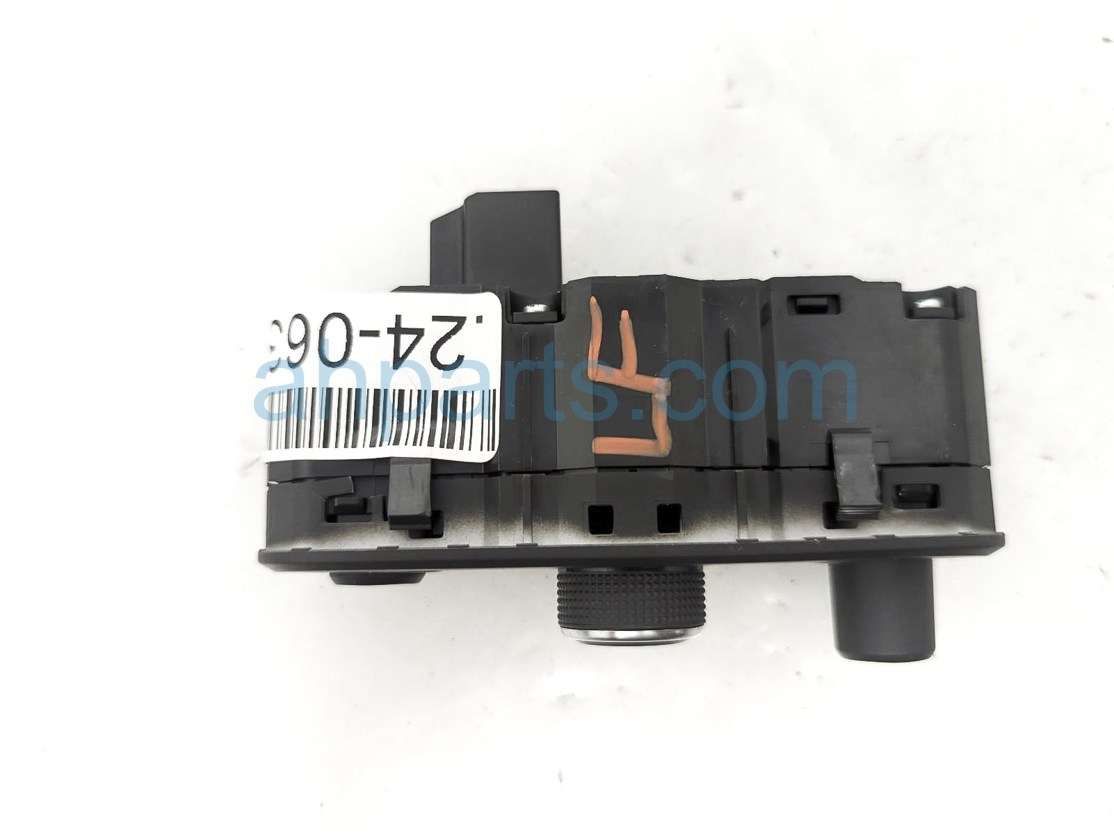 $30 GMC HEADLAMP/ LIGHT SWITCH ASSY(ON DASH) $30 GMC HEADLAMP/ LIGHT SWITCH ASSY(ON DASH)