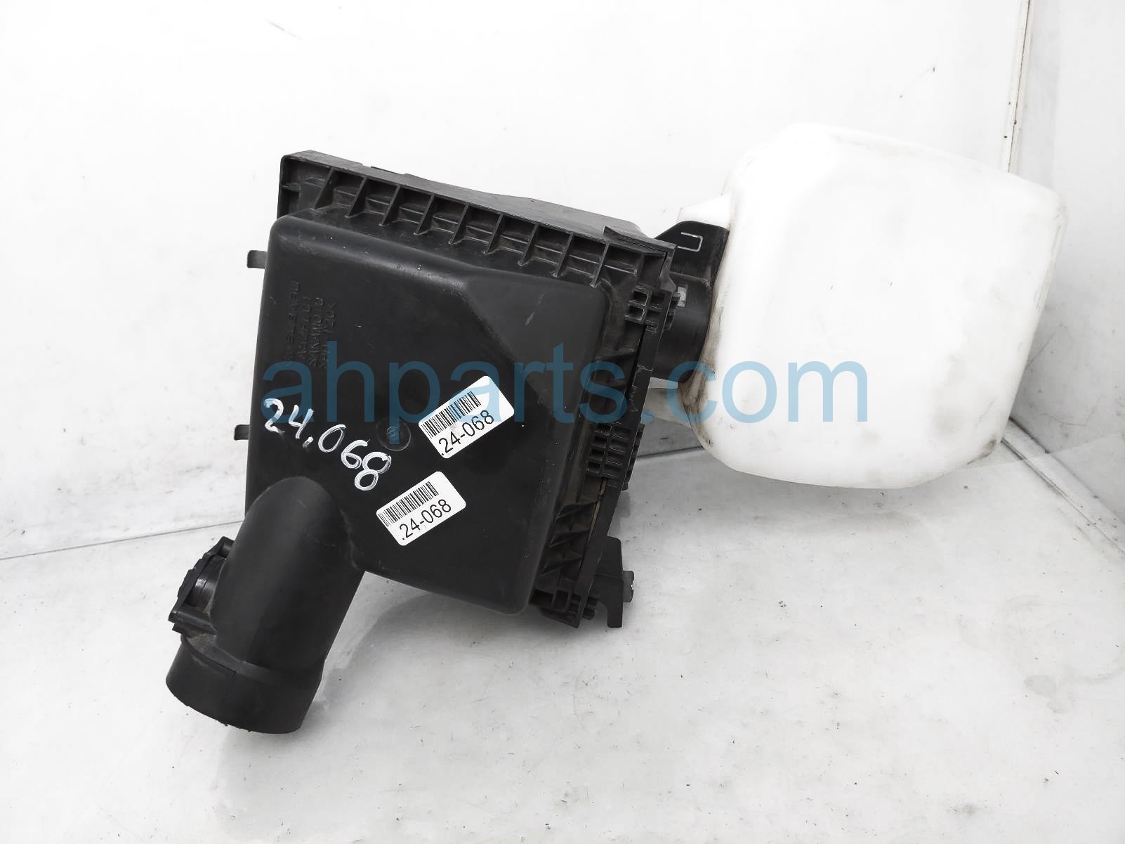 Sold 2018 Subaru Crosstrek Air Cleaner Intake Box 46051FL010,