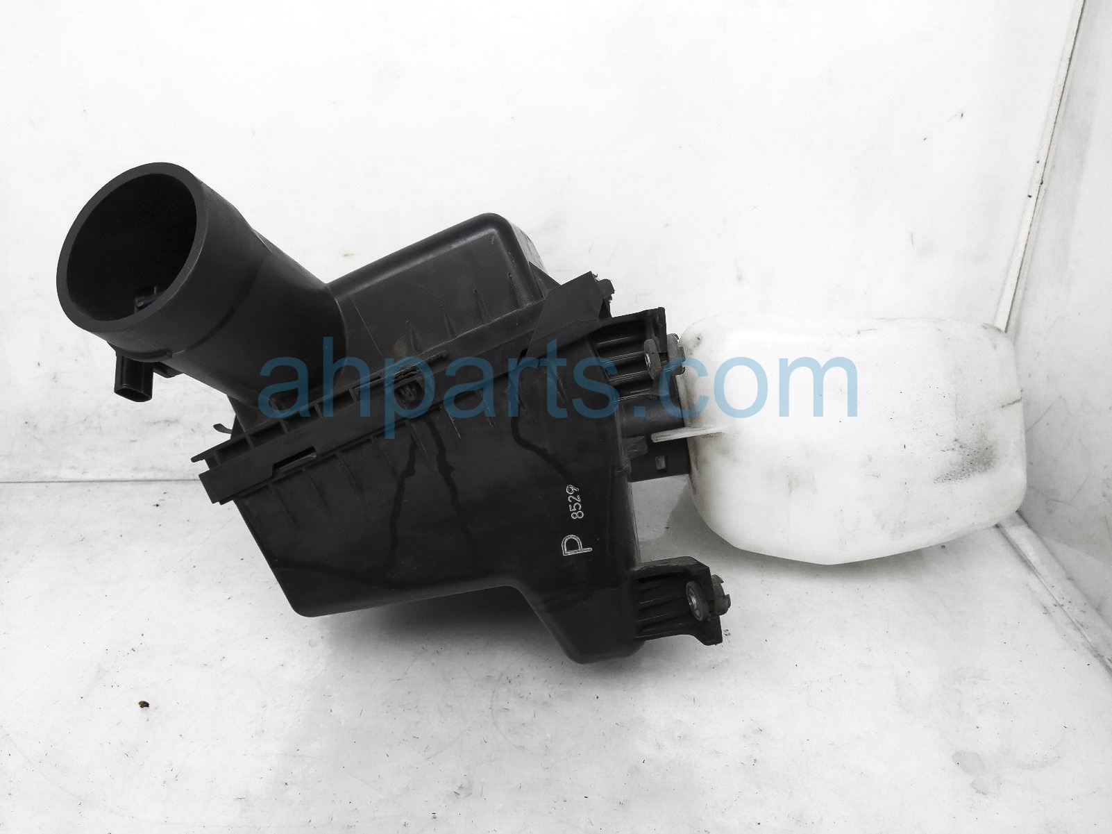 Sold 2018 Subaru Crosstrek Air Cleaner Intake Box 46051FL010,