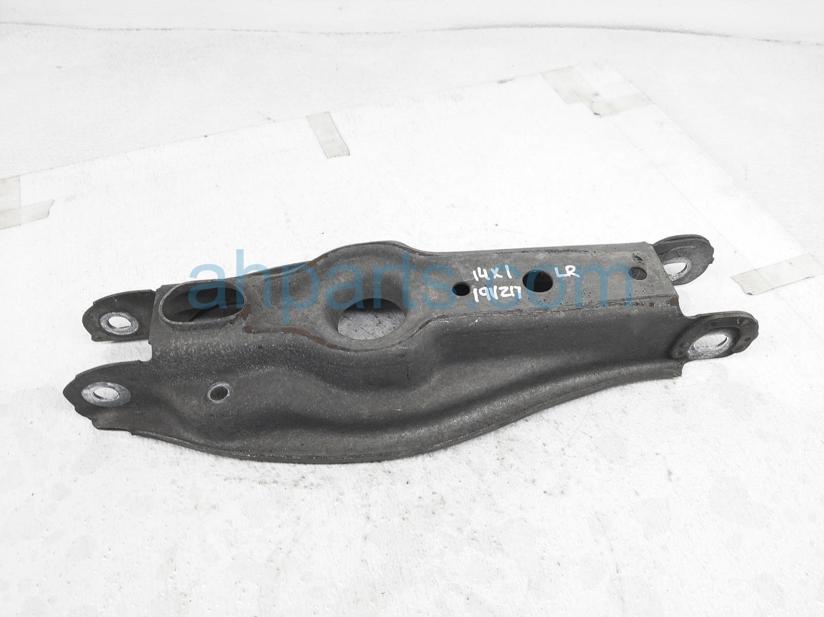 $30 BMW RR/LH SPRING PERCH CONTROL ARM