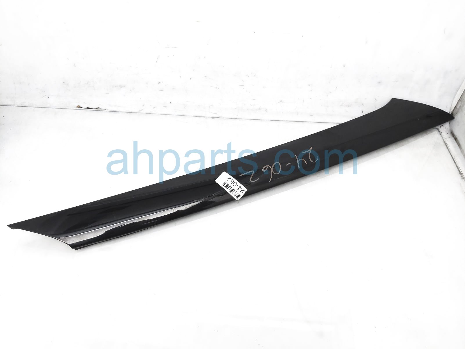 $125 Hyundai FR/LH A PILLAR MOLDING / TRIM $125 Hyundai FR/LH A PILLAR MOLDING / TRIM