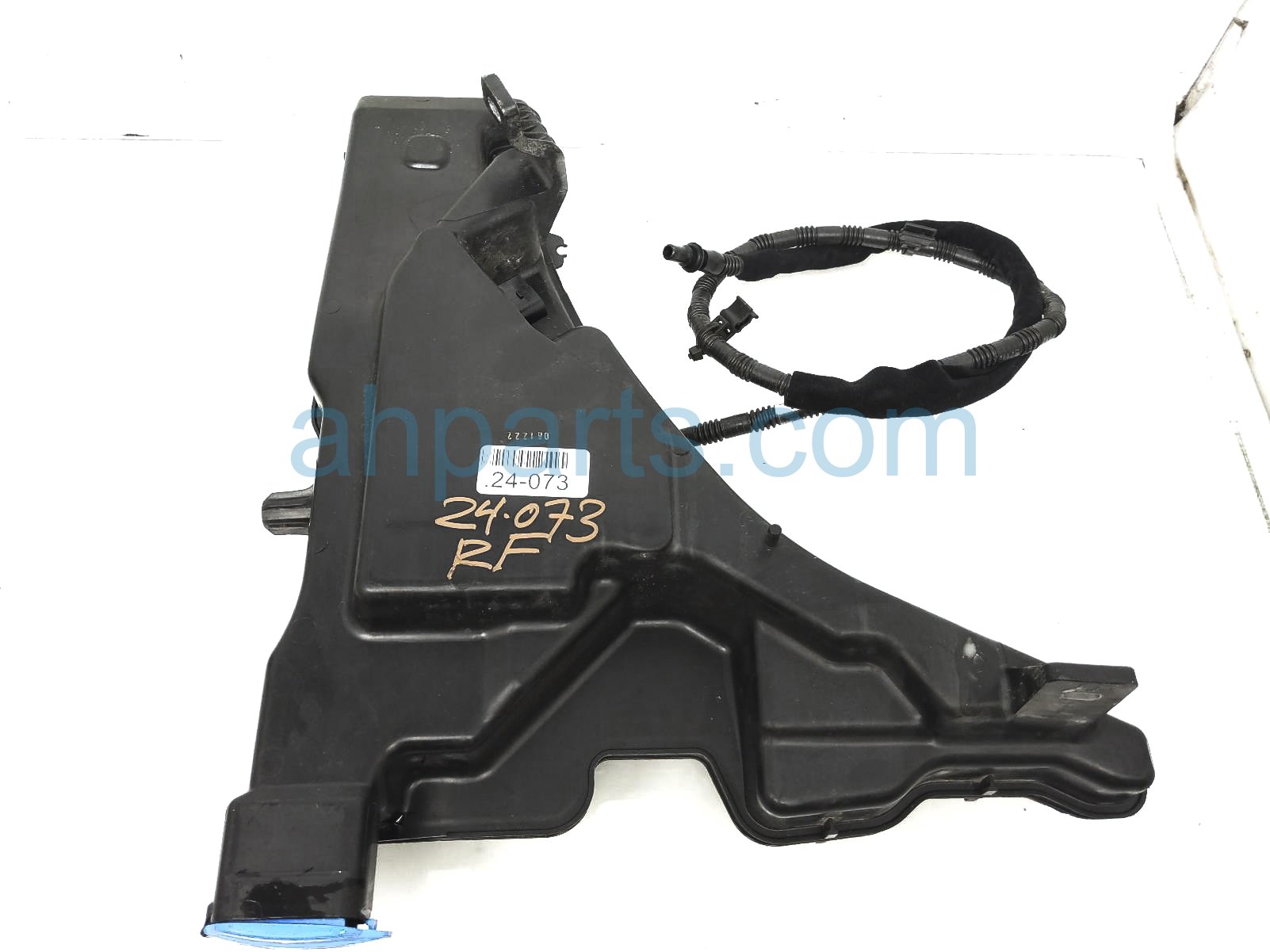 $50 Audi WINDSHIELD WASHER RESERVOIR TANK $50 Audi WINDSHIELD WASHER RESERVOIR TANK