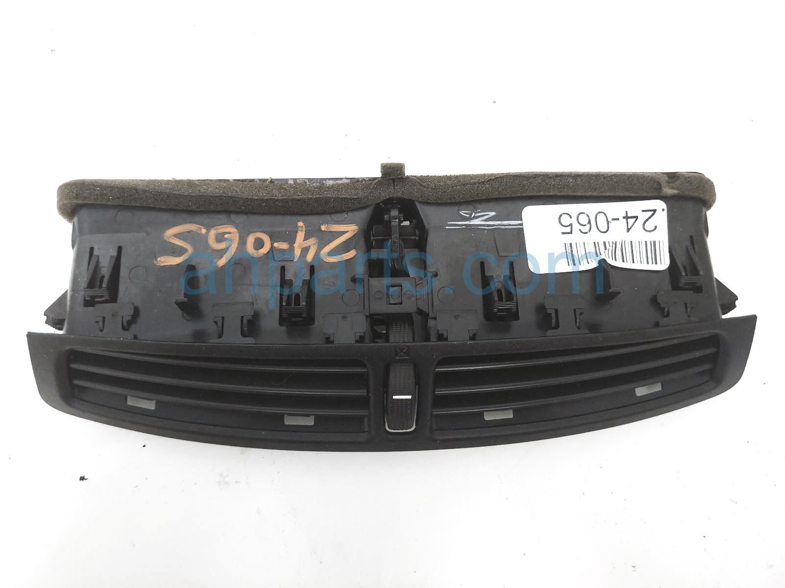 $20 Ford CENTER DASH AIR VENT OUTLET ASSY $20 Ford CENTER DASH AIR VENT OUTLET ASSY