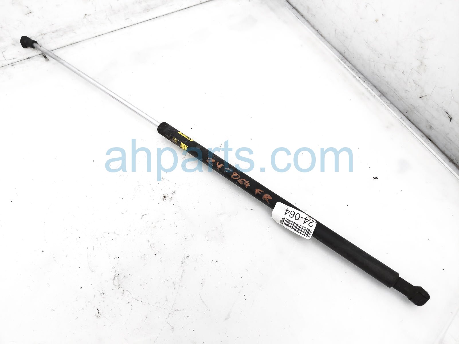 $25 Lexus FR/RH HOOD STRUT / LIFT CYLINDER $25 Lexus FR/RH HOOD STRUT / LIFT CYLINDER