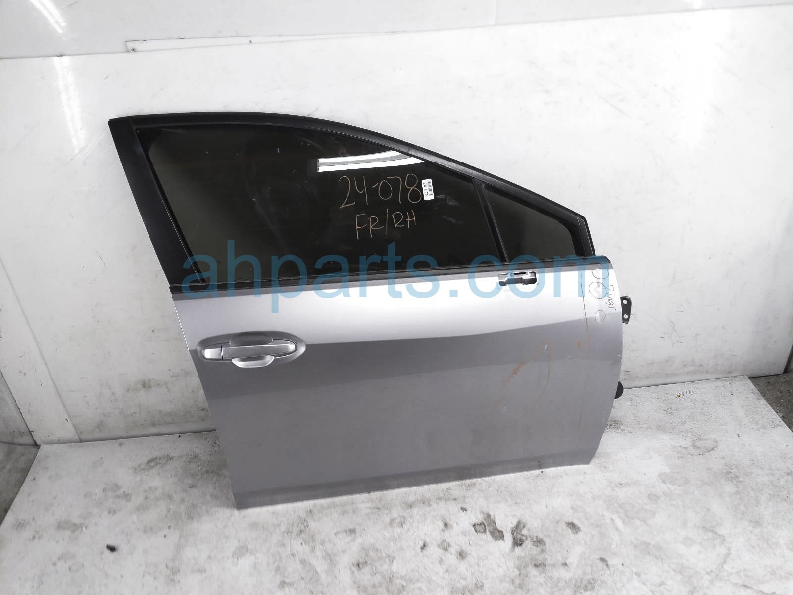 $500 Subaru FR/RH DOOR - SILVER -NO MIRROR/TRIM* $500 Subaru FR/RH DOOR - SILVER -NO MIRROR/TRIM*