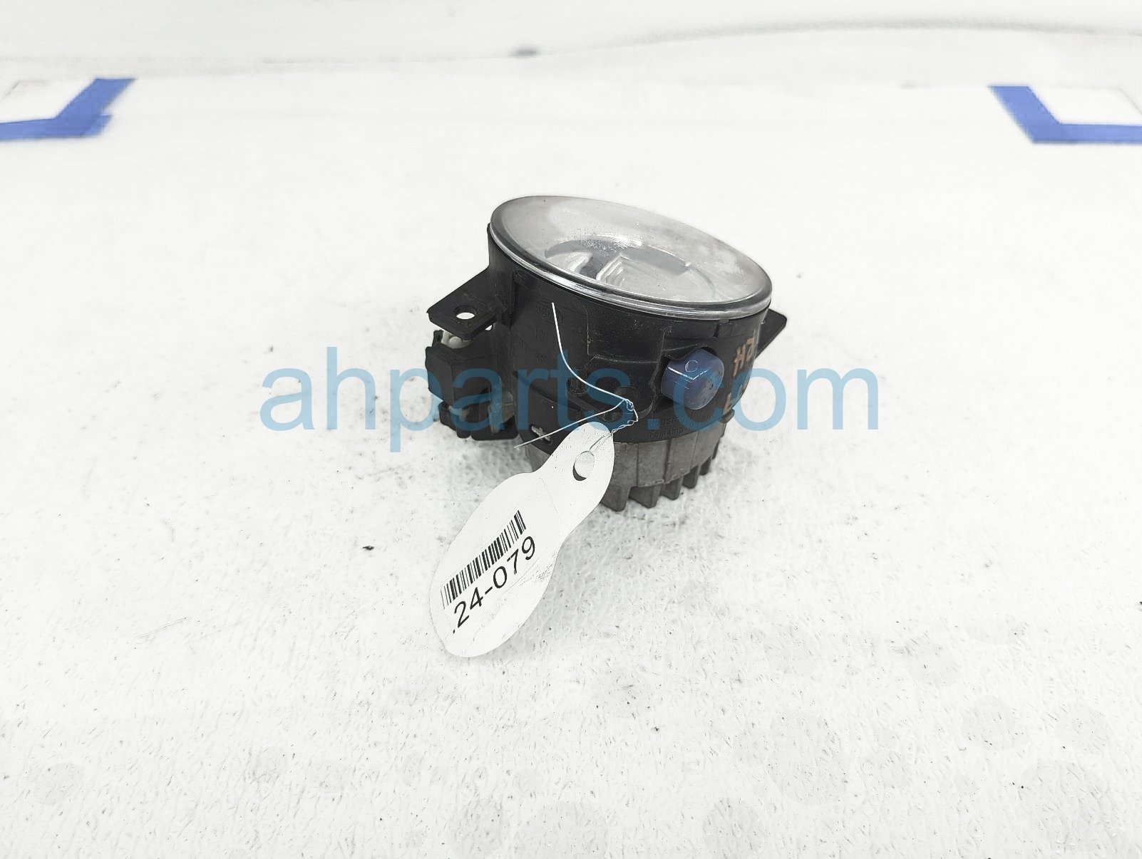 $100 Infiniti RH FOG LAMP / LIGHT $100 Infiniti RH FOG LAMP / LIGHT