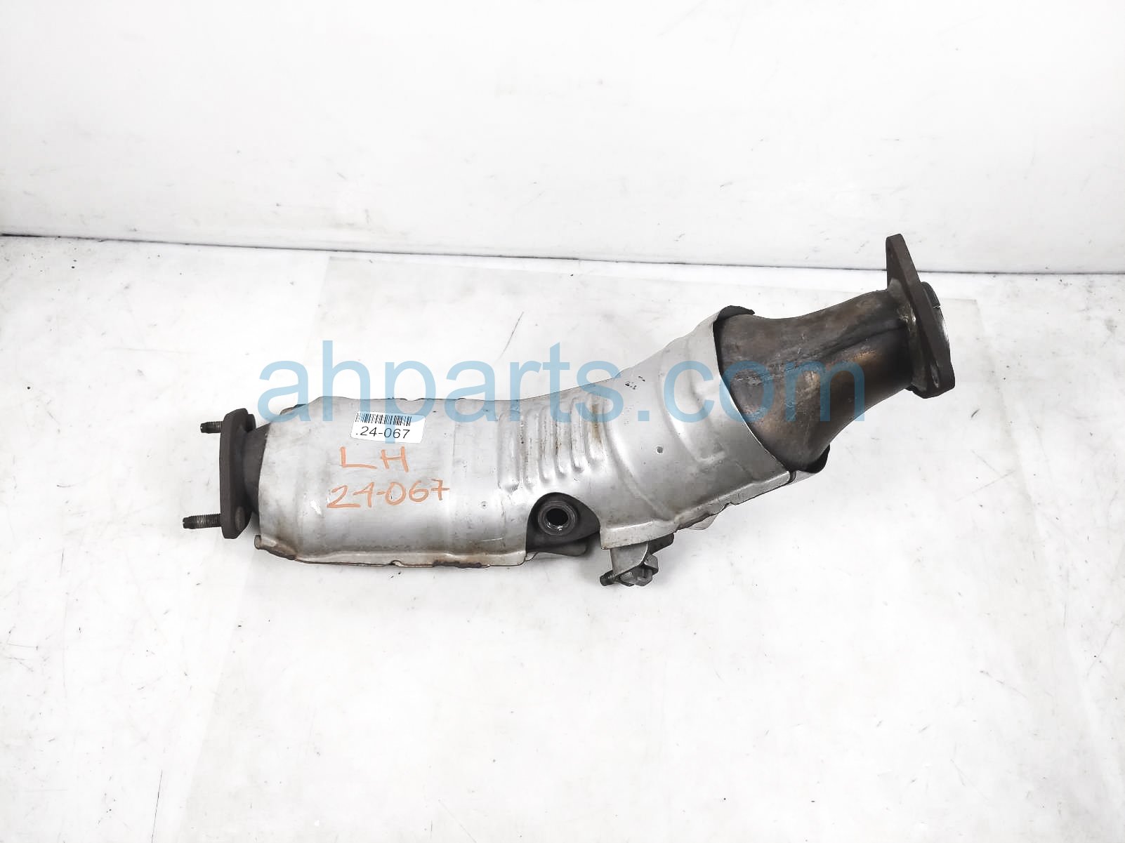 $275 Nissan LH CATALYTIC CONVERTER $275 Nissan LH CATALYTIC CONVERTER