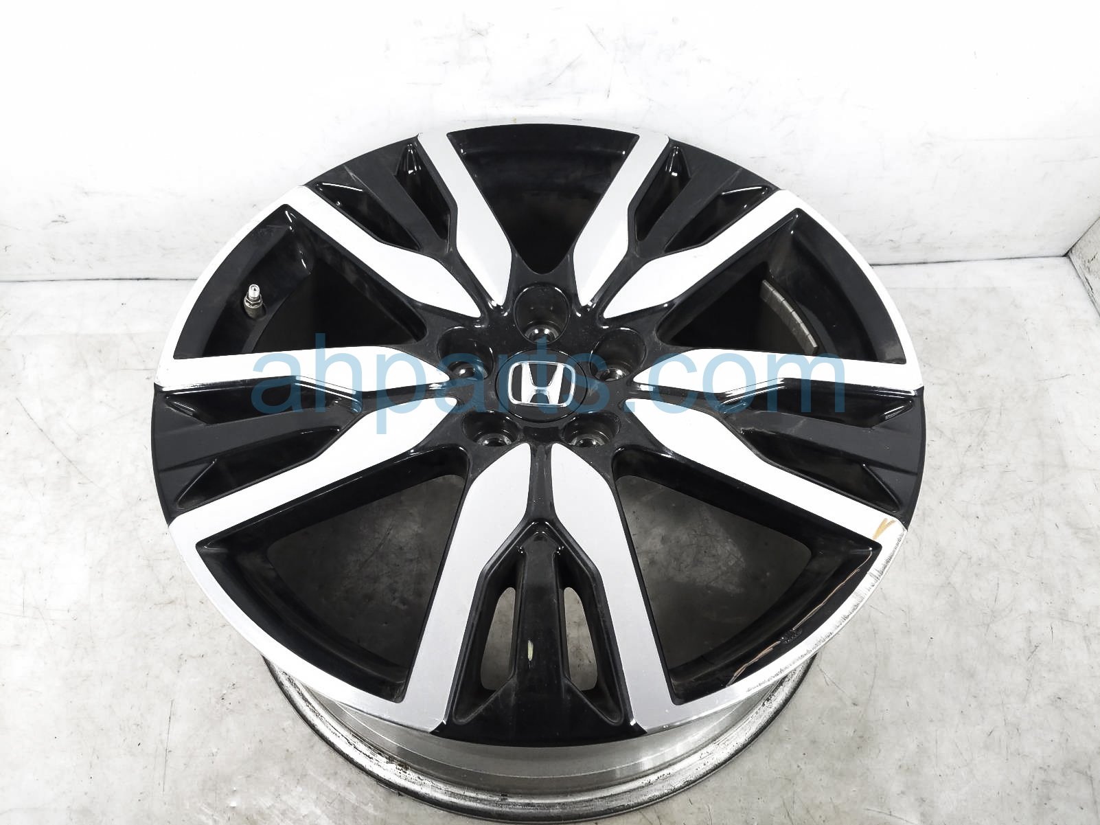 $225 Honda RR/RH WHEEL / RIM