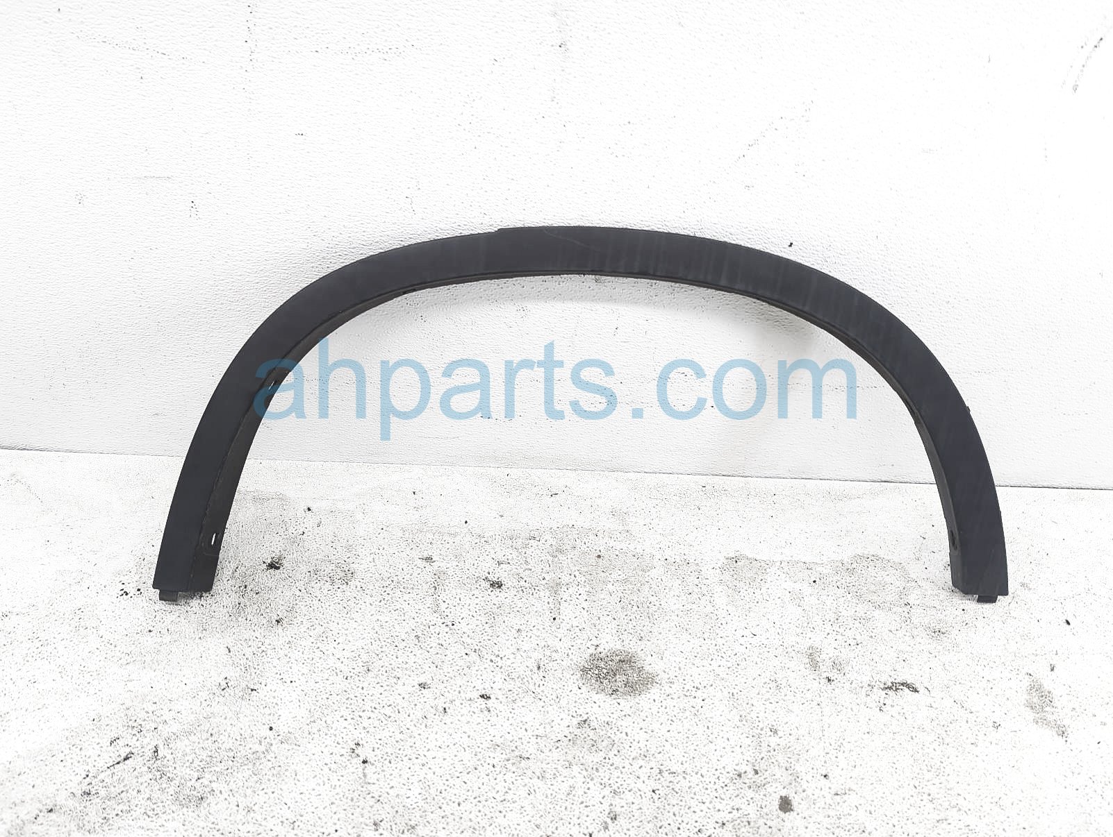 $40 BMW RR/LH FENDER FLARE - BLACK $40 BMW RR/LH FENDER FLARE - BLACK