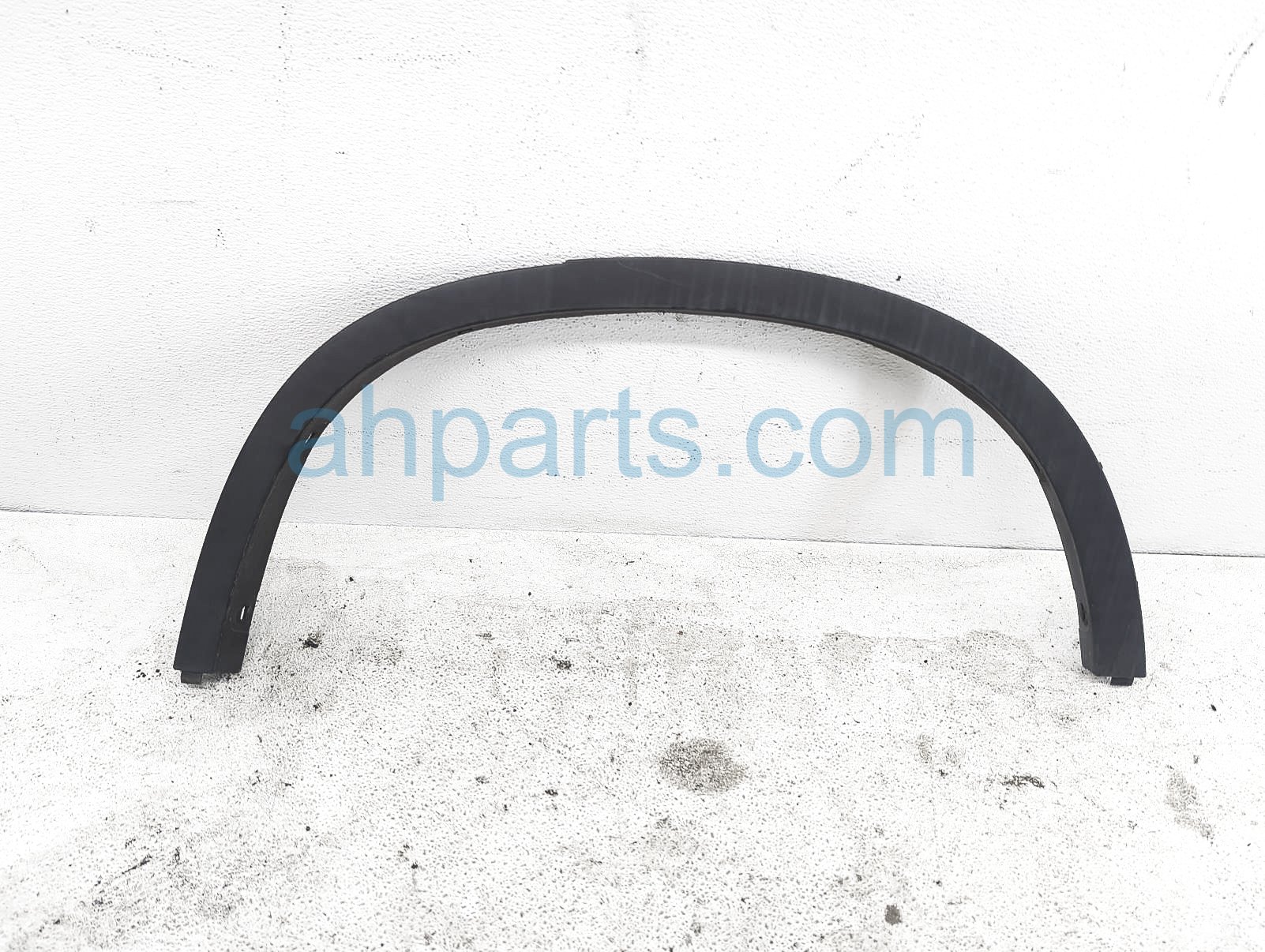 $40 BMW RR/LH FENDER FLARE - BLACK