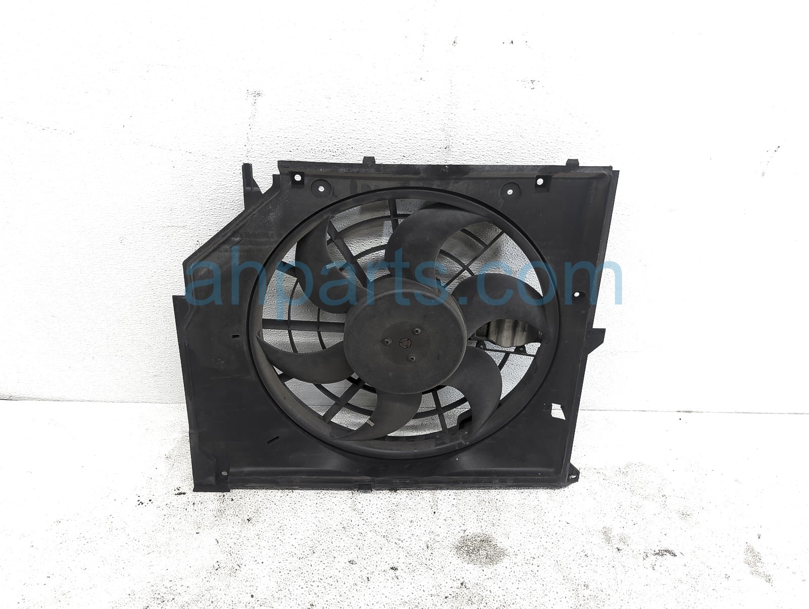 $125 BMW RADIATOR FAN ASSY $125 BMW RADIATOR FAN ASSY