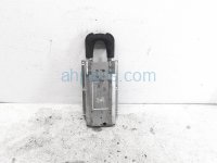 $100 BMW RR/RH HEADREST W/ ROLL BAR ASSY $100 BMW RR/RH HEADREST W/ ROLL BAR ASSY