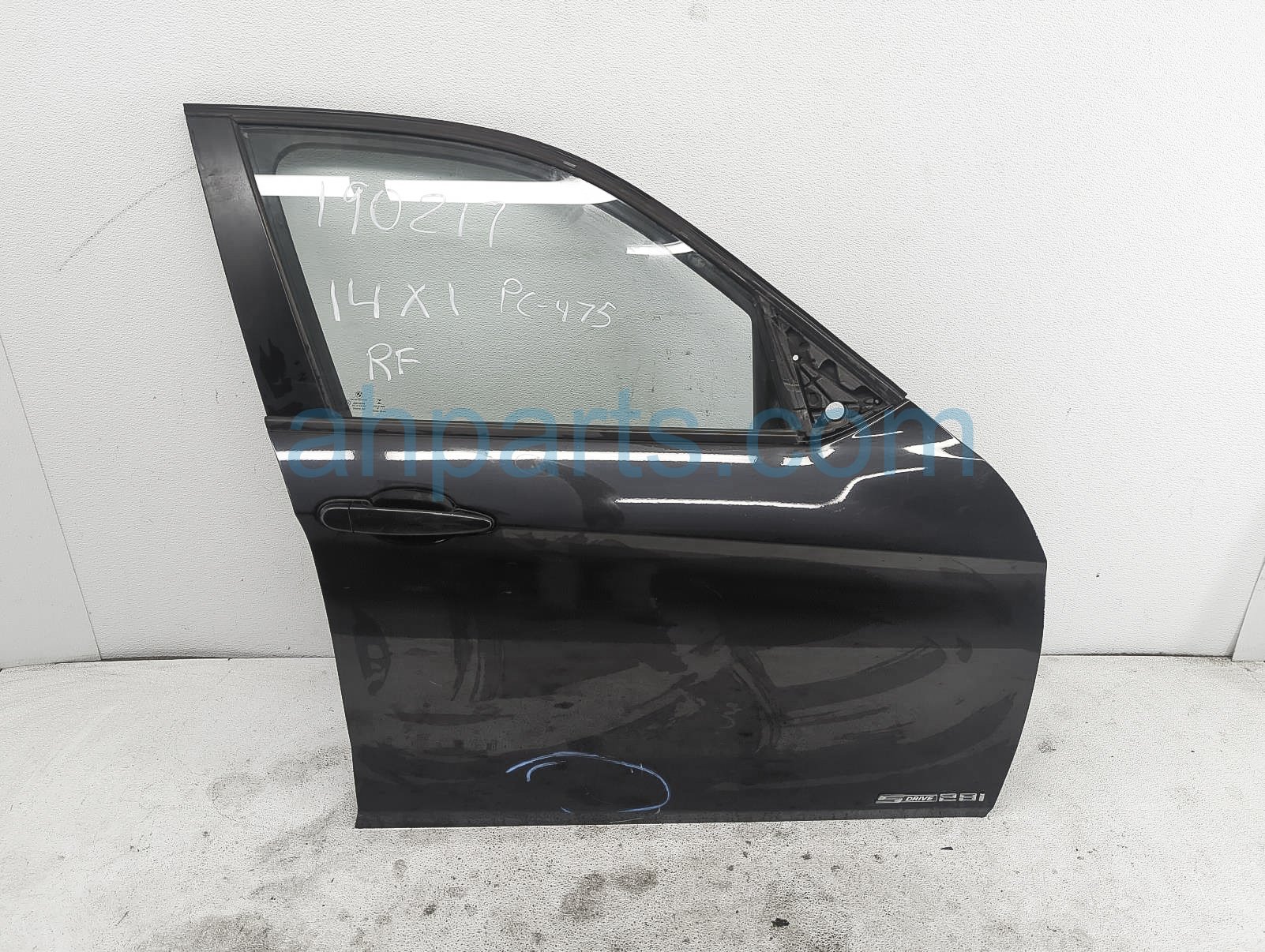 $300 BMW FR/RH DOOR - BLACK - NO MIRROR/TRIM