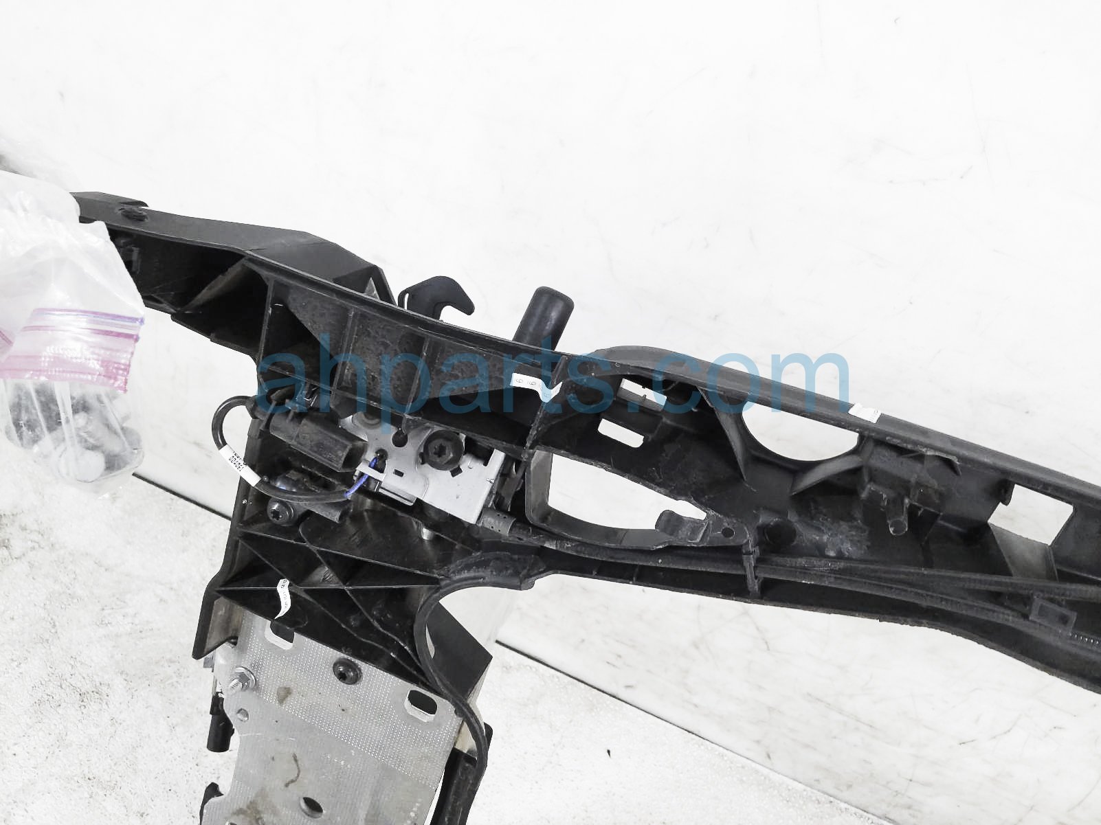 thumbnail image 2 of Steel Radiator Support For 2009-2016 Audi A4 & S4 - Aftermarket AU1225124 / 8K0805594L 2 of 3