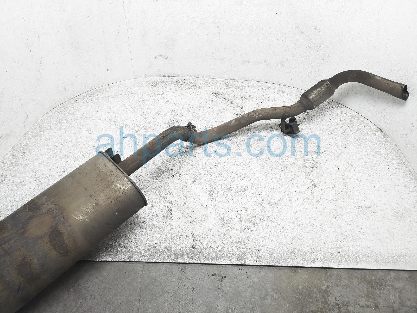 $200 Nissan EXHAUST PIPE W/ MUFFLER - 5FT 4X4 $200 Nissan EXHAUST PIPE W/ MUFFLER - 5FT 4X4