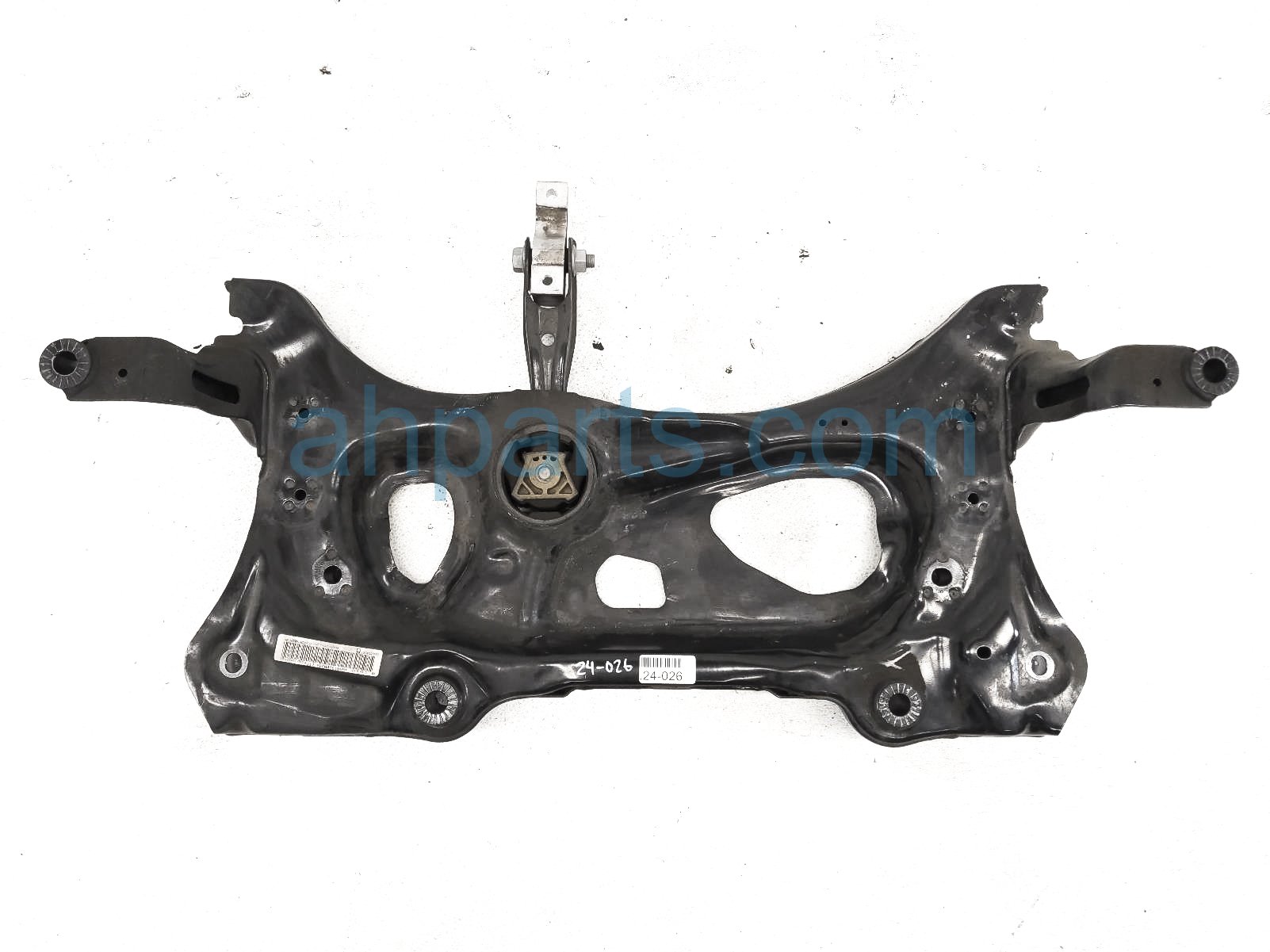 $100 Volkswagen REAR CENTER SUPPORT BRACKET - 2.0L