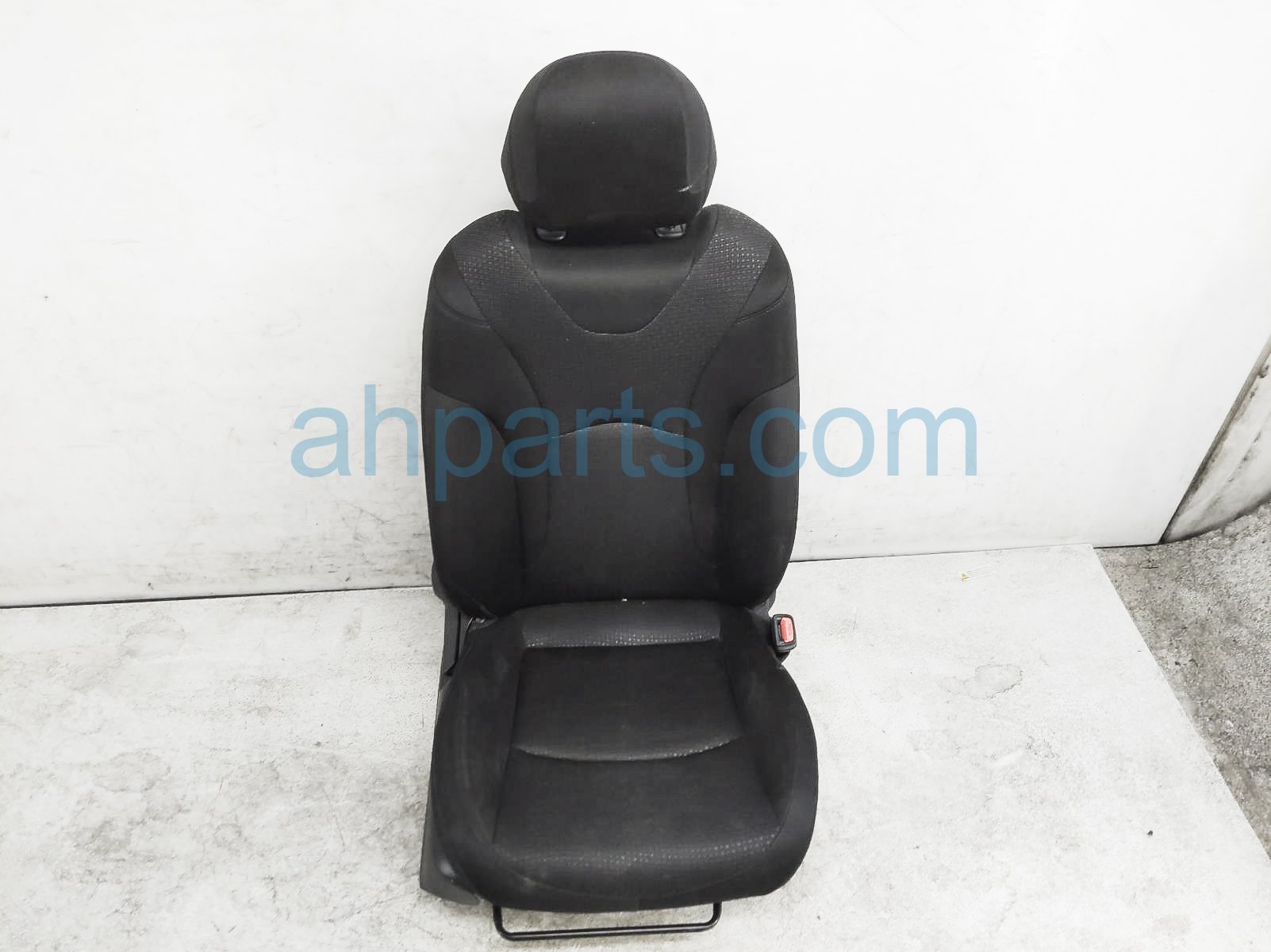 $175 Toyota FR/RH SEAT - BLACK - W/ AIRBAG $175 Toyota FR/RH SEAT - BLACK - W/ AIRBAG