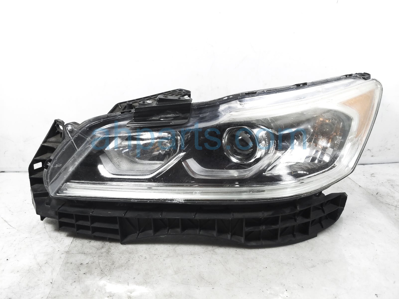 $150 Honda LH HEADLAMP / LIGHT W/BRACKET