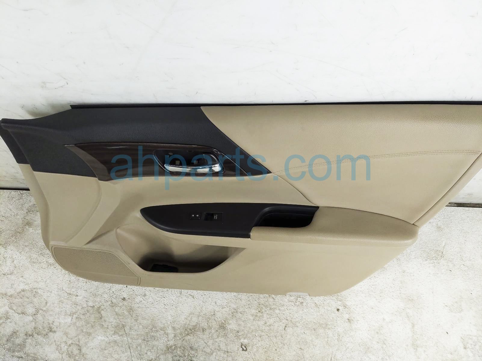 $150 Honda FR/RH INTERIOR DOOR PANEL - TAN EXL $150 Honda FR/RH INTERIOR DOOR PANEL - TAN EXL