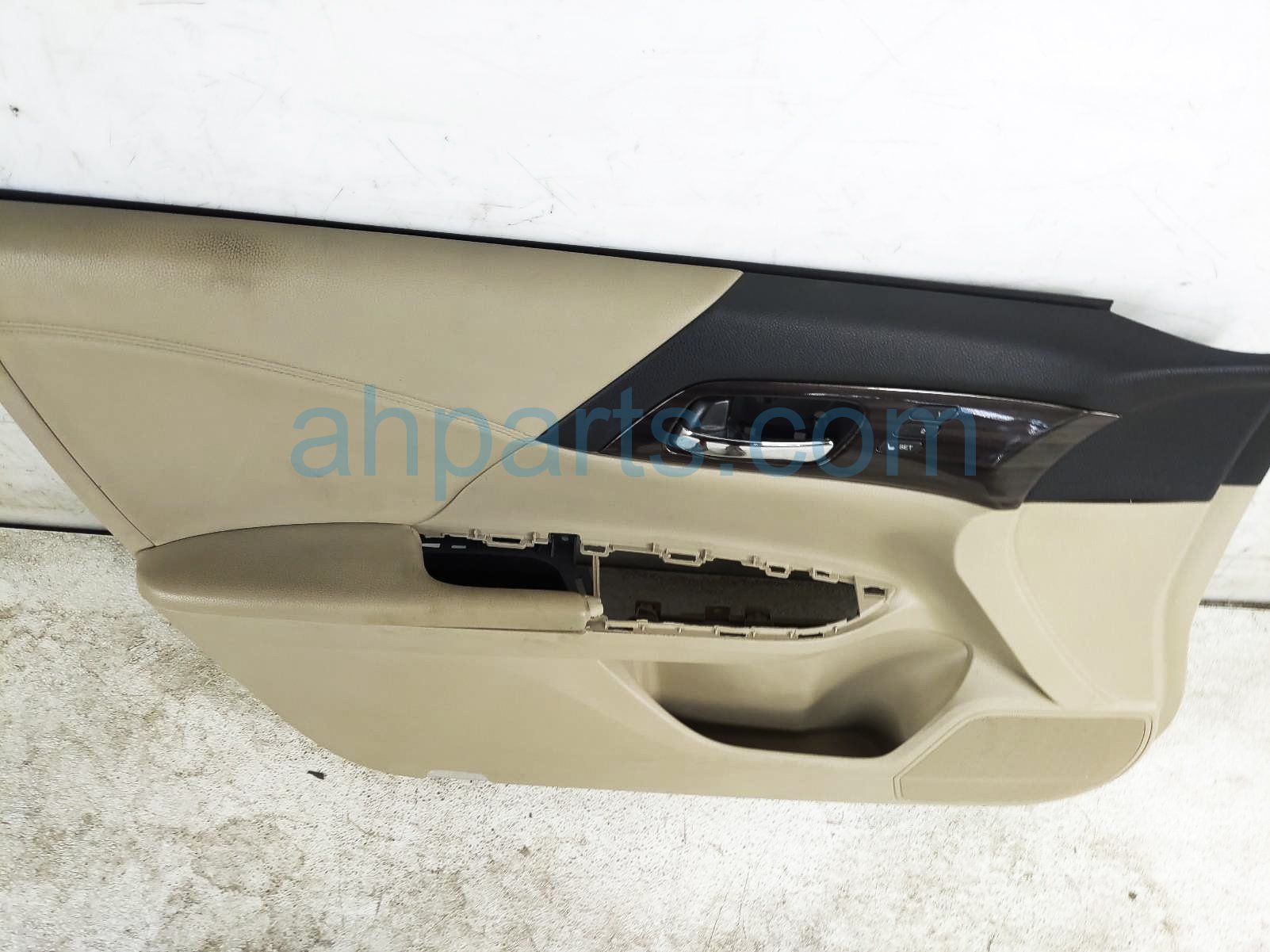 $150 Honda FR/LH INTERIOR DOOR PANEL - TAN EXL* $150 Honda FR/LH INTERIOR DOOR PANEL - TAN EXL*