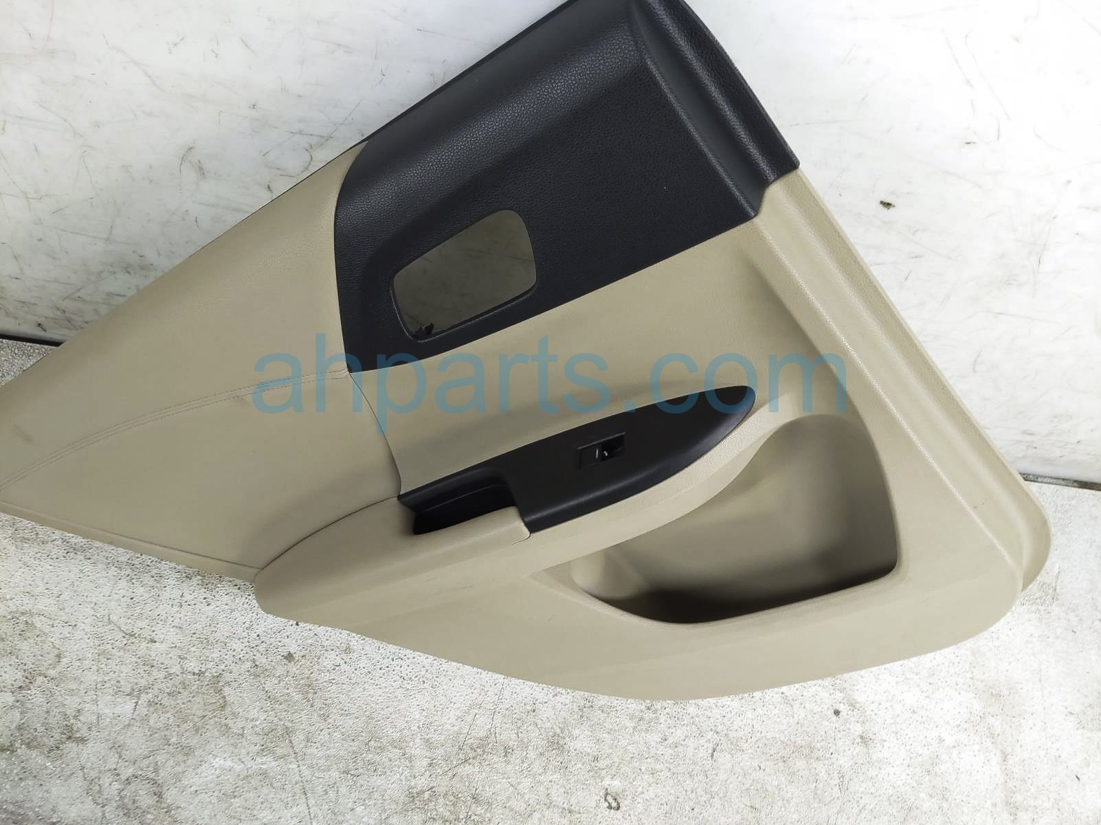 $65 Honda RR/LH INTERIOR DOOR PANEL - TAN EXL $65 Honda RR/LH INTERIOR DOOR PANEL - TAN EXL