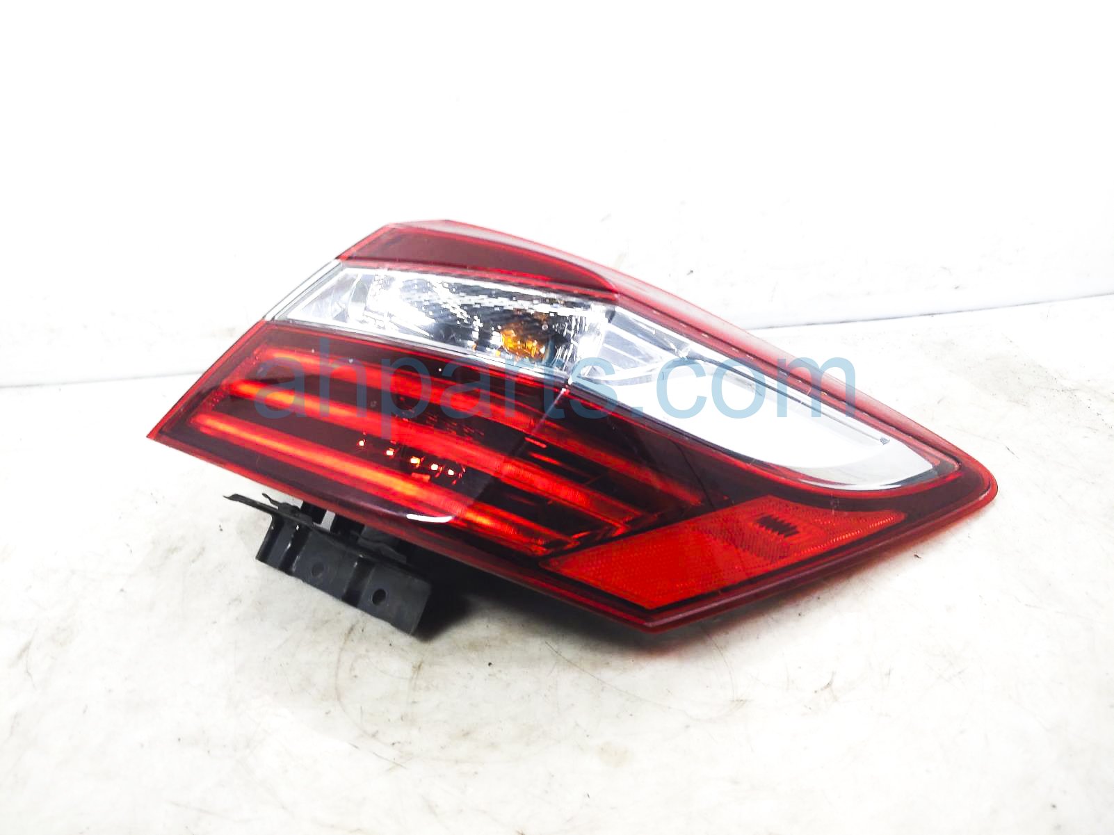 $195 Honda RH TAIL LAMP (ON BODY)