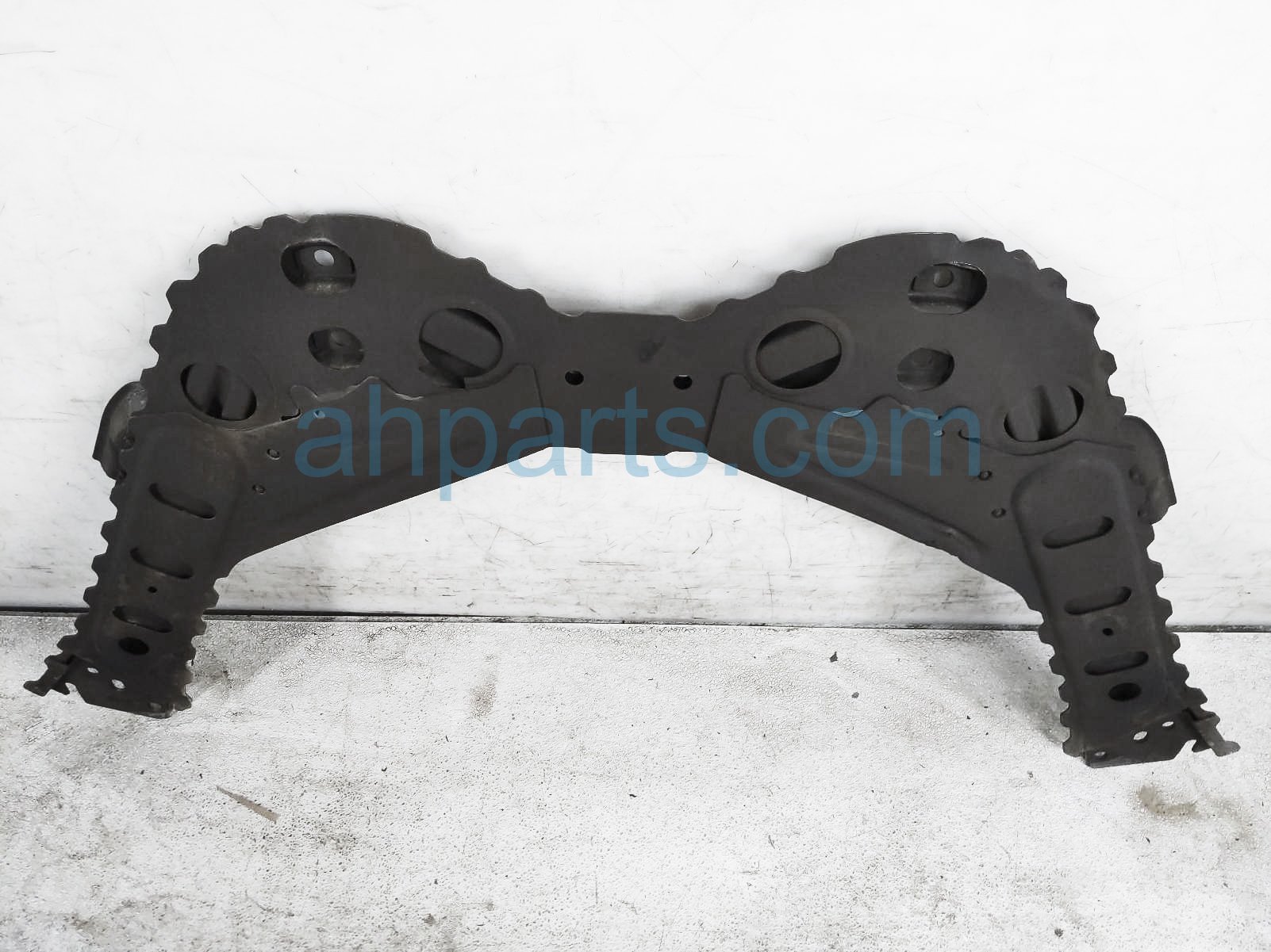 Sold 2009 Infiniti G37 Crossmember Tunnel Stay - Convert 3.7l At