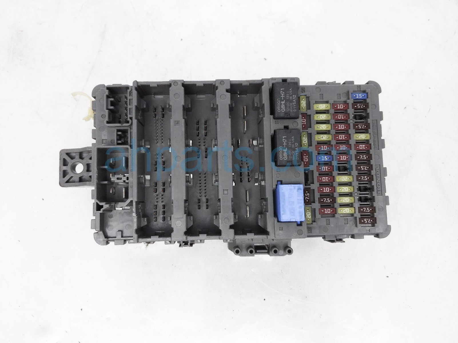 $100 Honda LH CABIN FUSE / JUNCTION BOX $100 Honda LH CABIN FUSE / JUNCTION BOX