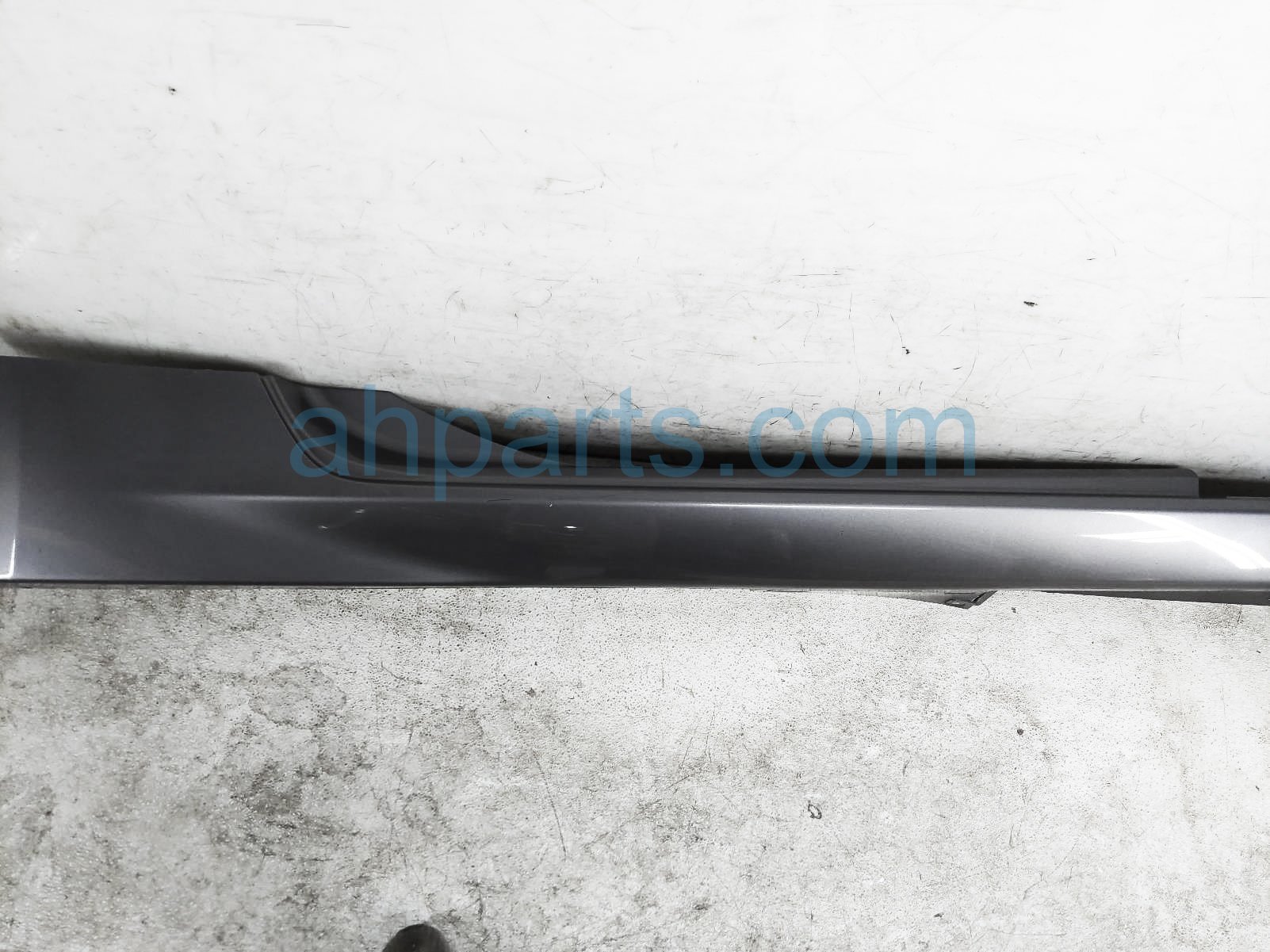 $225 Nissan RH SIDE SKIRT / MOLDING - GREY